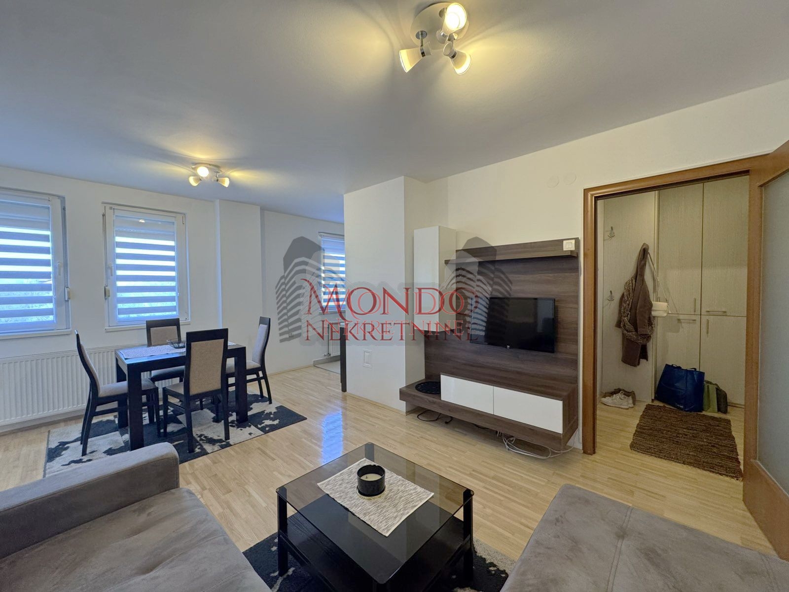 Jednoiposoban stan u novoj zgradi kod Sv. Nikolske crkve