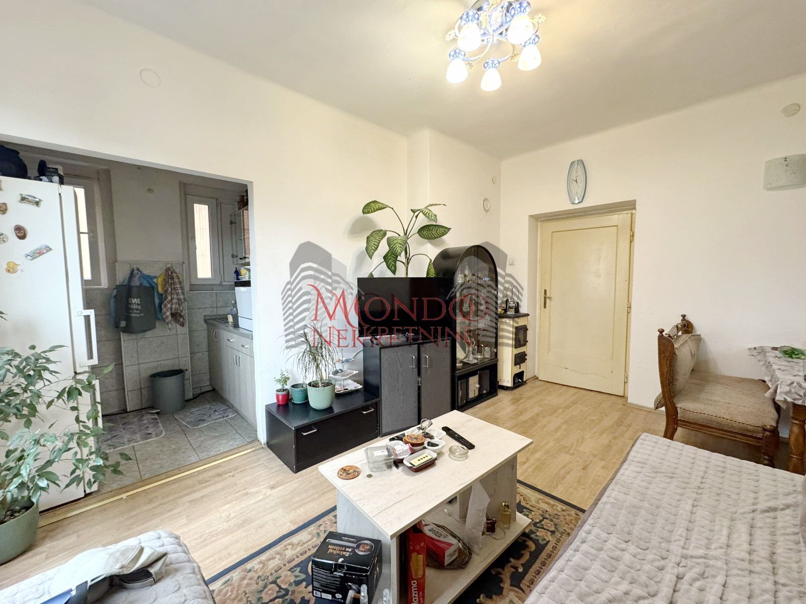 Dvoiposoban stan u blizini parka Cair i OS Ucitelj Tasa