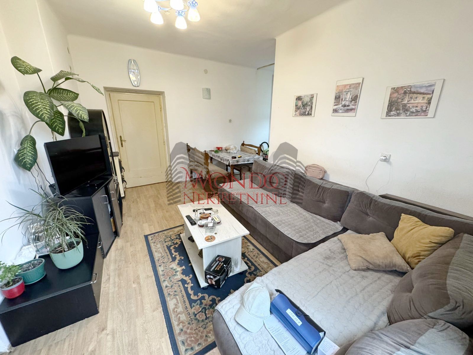 Dvoiposoban stan u blizini parka Cair i OS Ucitelj Tasa