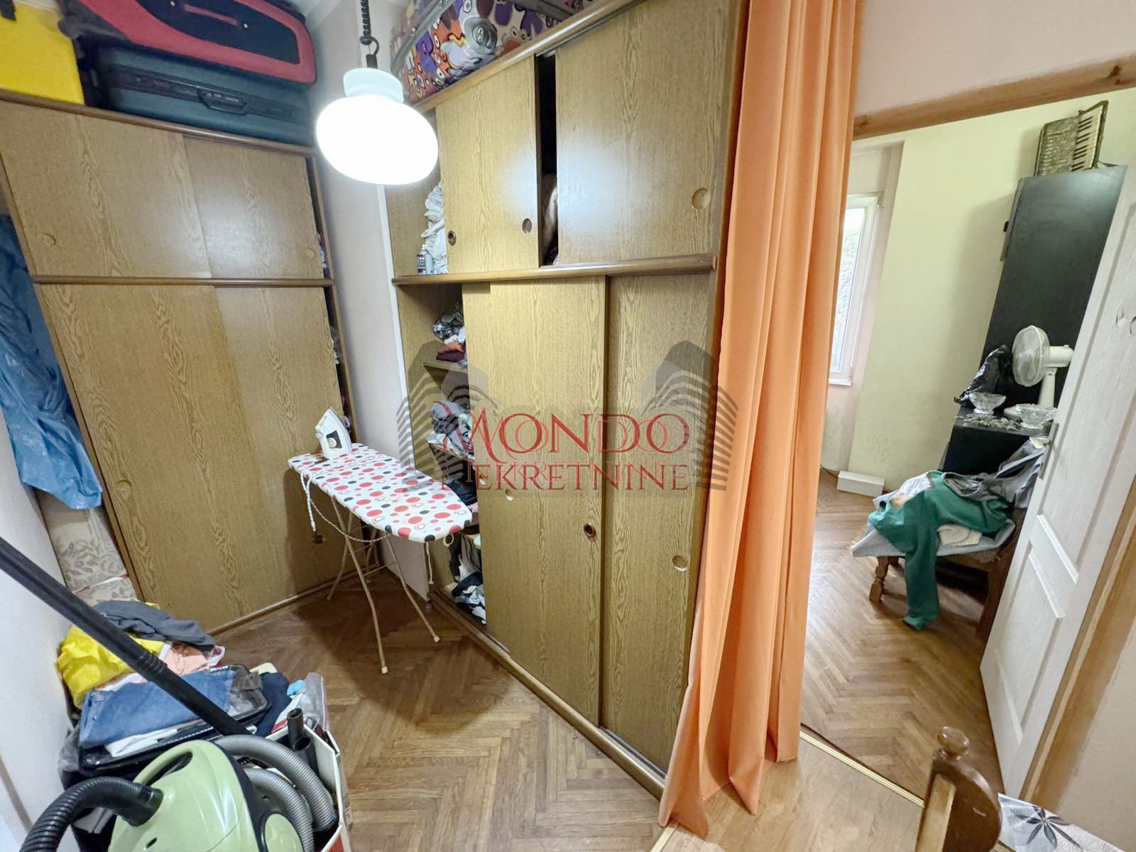 Dvoiposoban stan u blizini parka Cair i OS Ucitelj Tasa