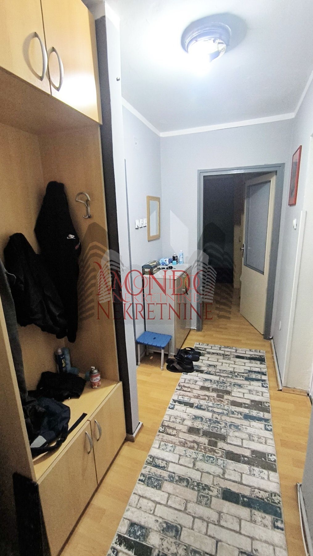 Dvosoban stan kod Medicinskog fakulteta