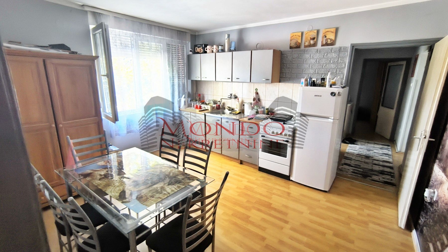 Dvosoban stan kod Medicinskog fakulteta