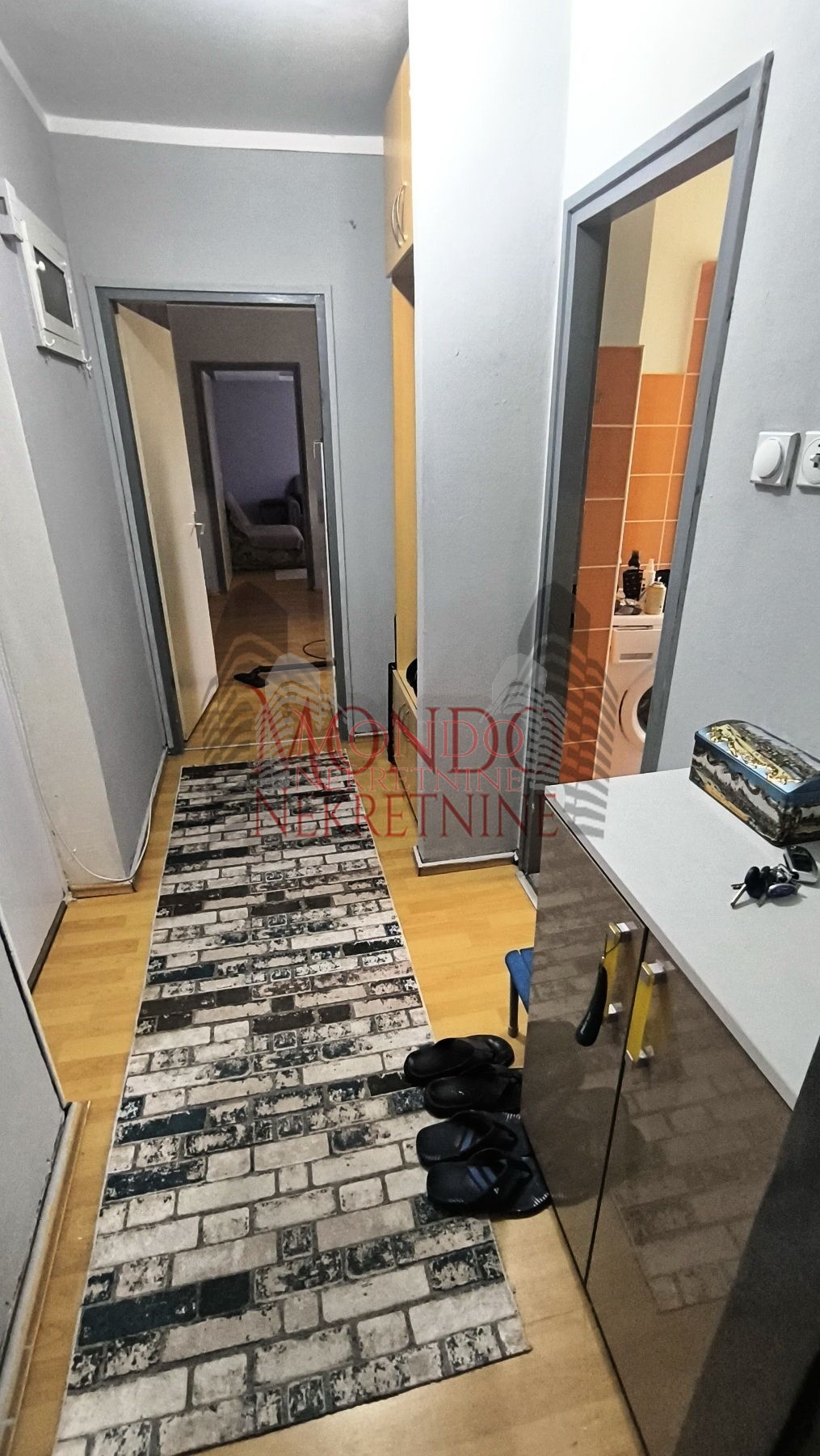 Dvosoban stan kod Medicinskog fakulteta