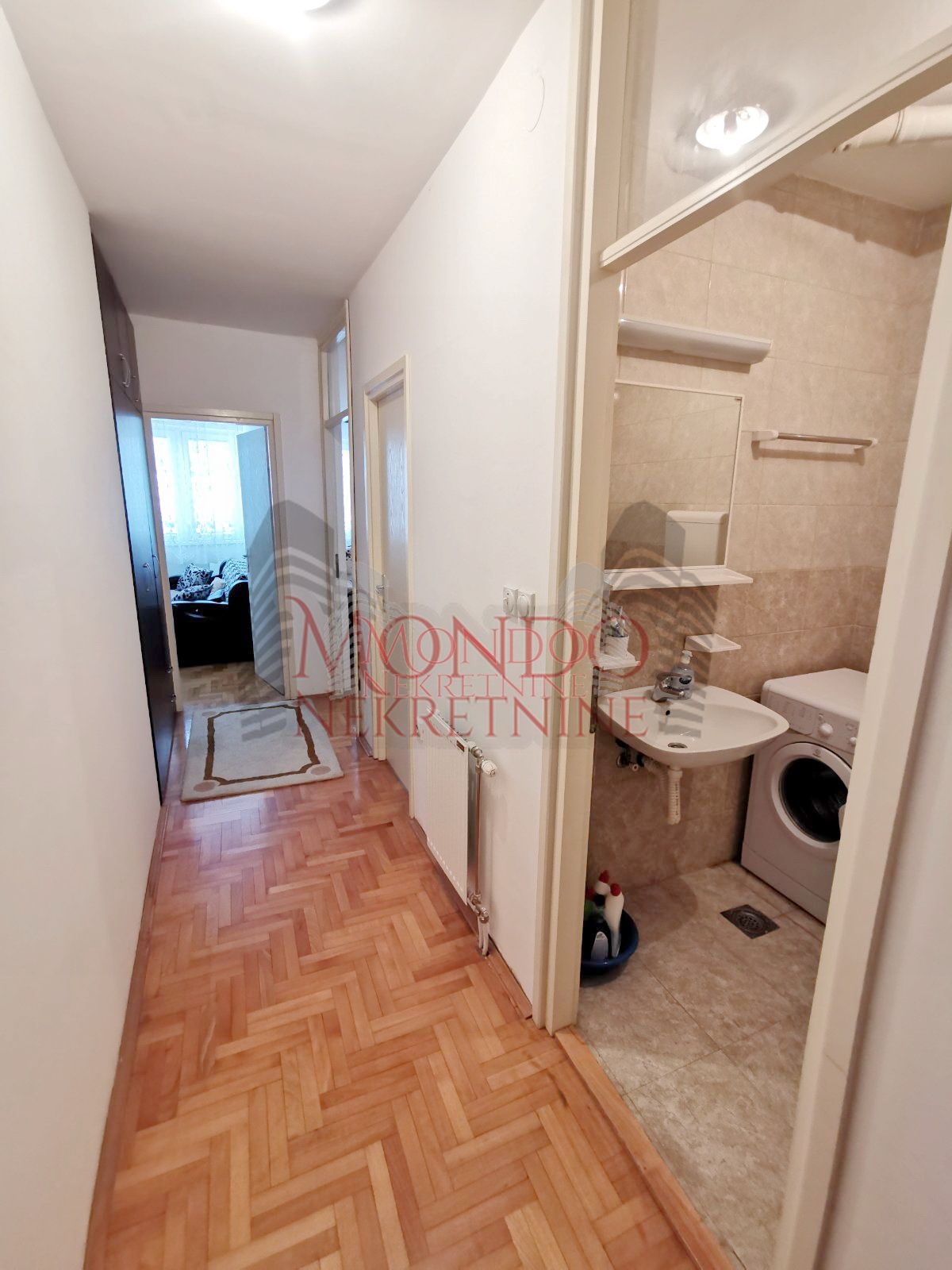 Izdaje se odlican jednoiposoban stan u Duvanistu kod Emmezete