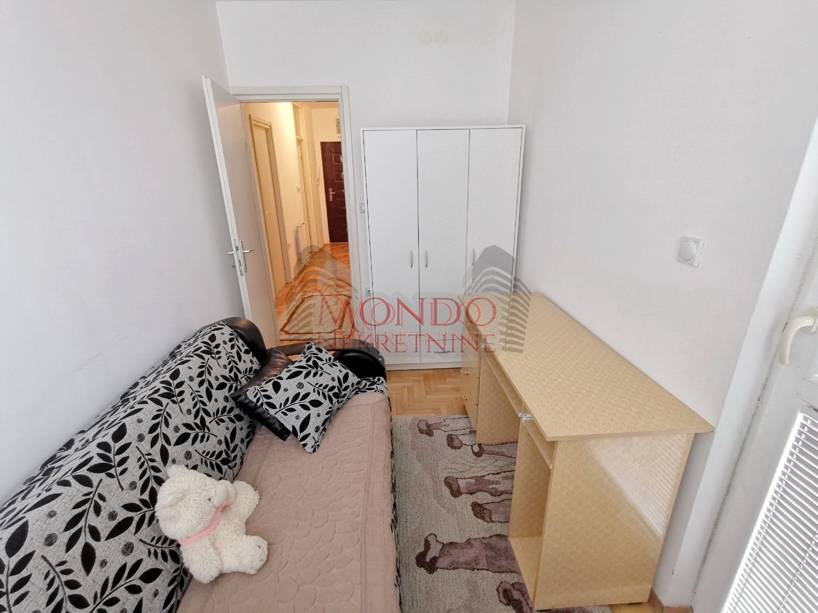 Izdaje se odlican jednoiposoban stan u Duvanistu kod Emmezete