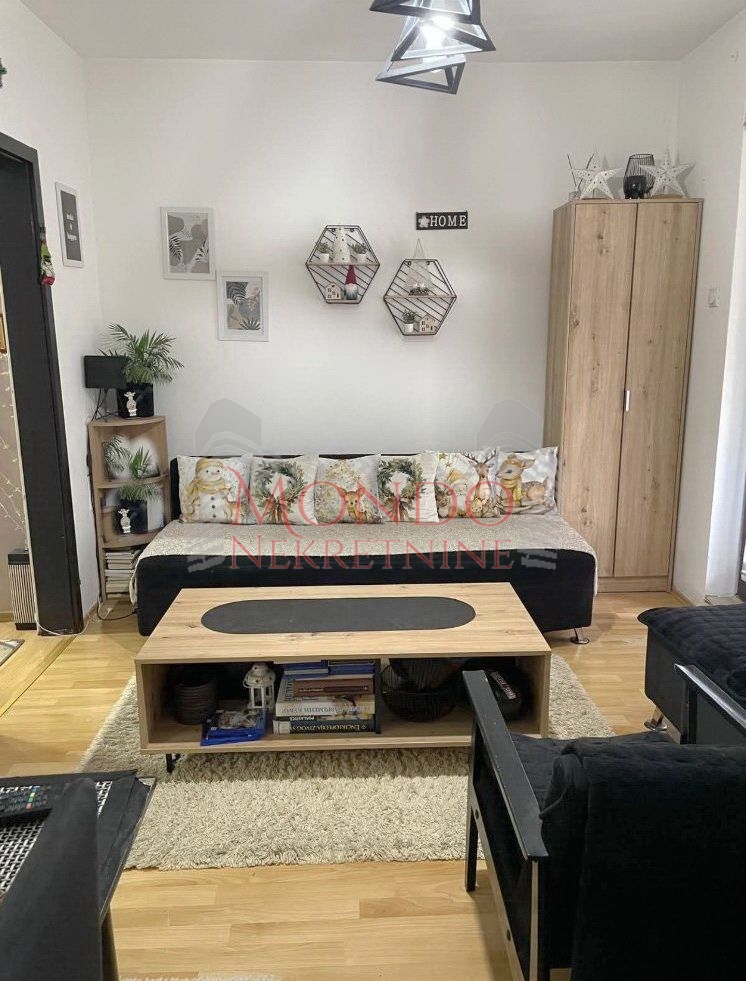 Jednoiposoban stan na Panteleju, novogradnja, Studenicka