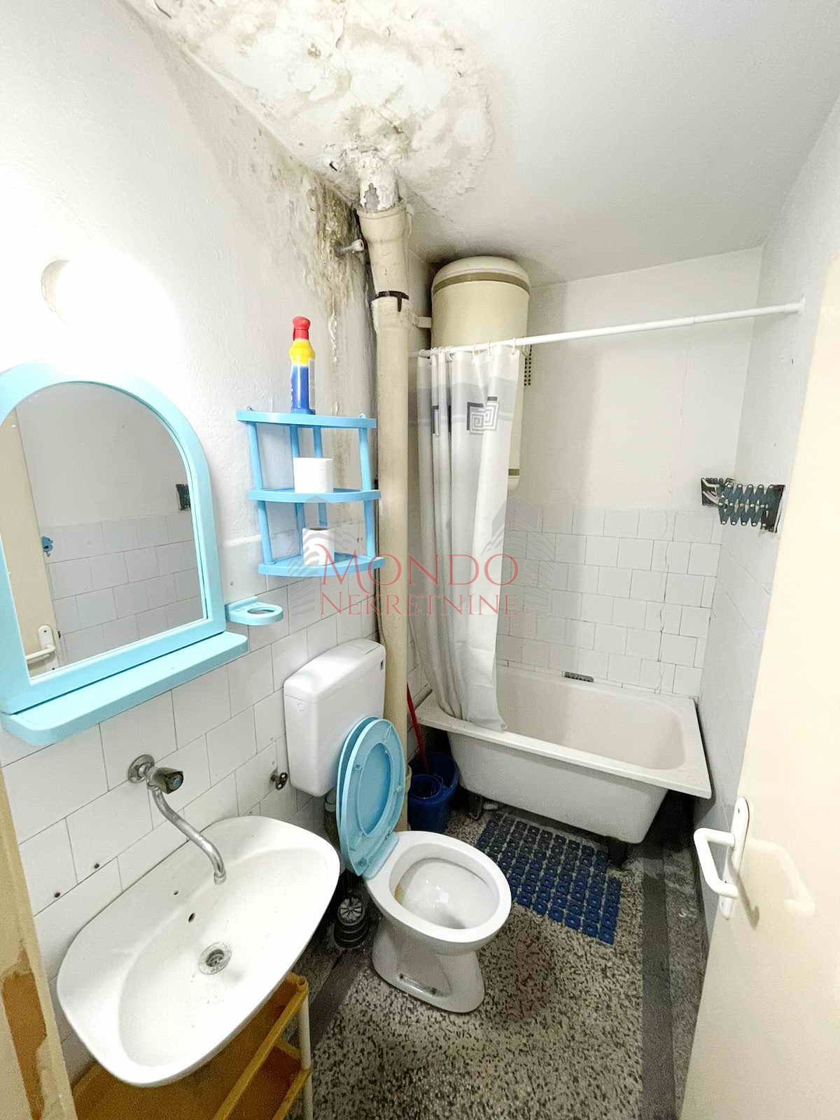 Garsonjera kod pravnog fakulteta, ta, Niš