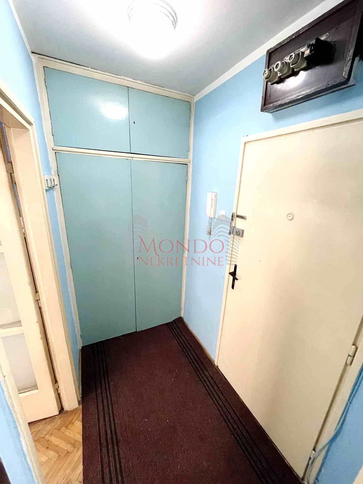 Garsonjera kod pravnog fakulteta, ta, Niš