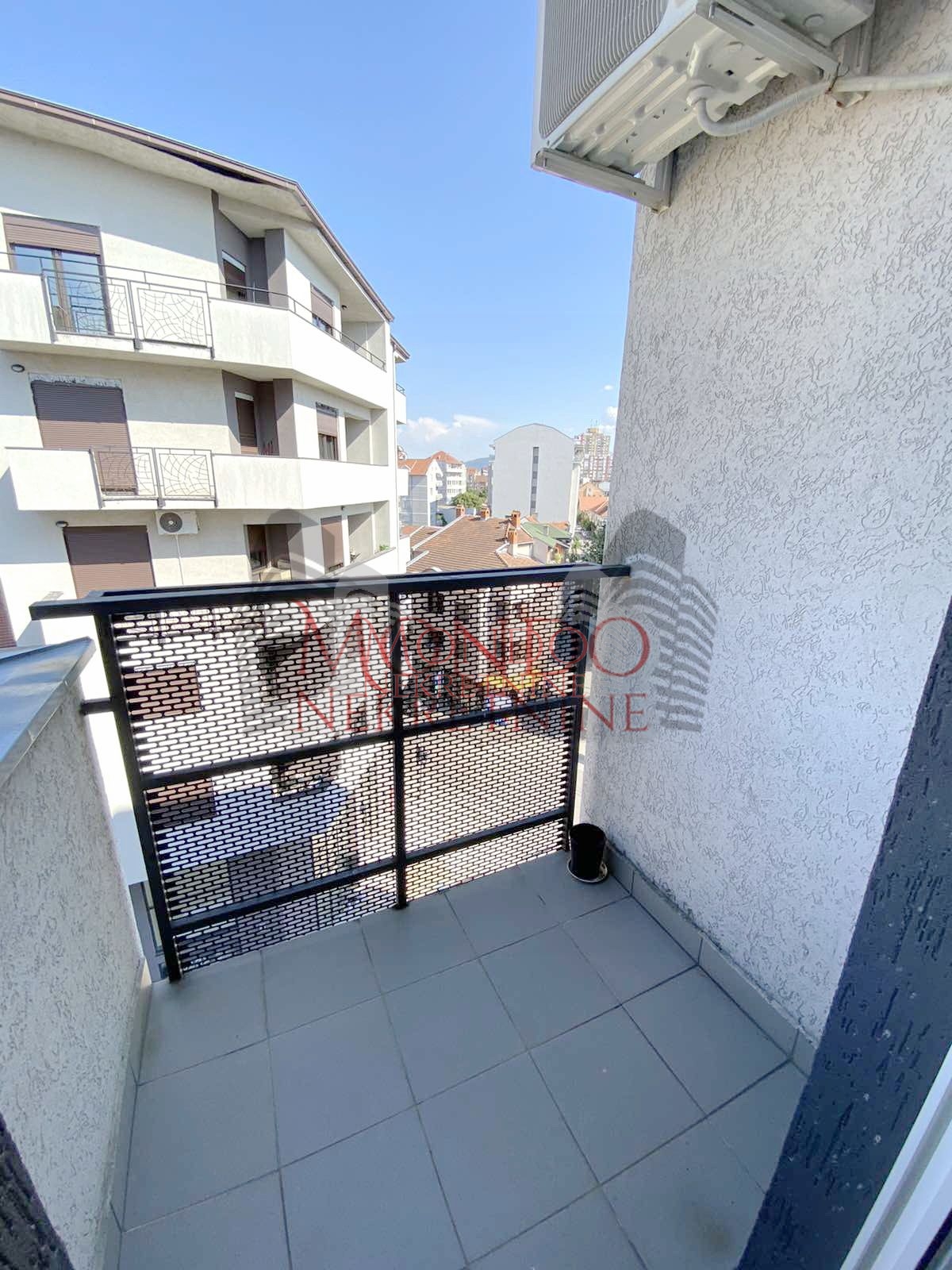 Jednoiposoban nov stan kod Filozofskog fakulteta, novogradnja,parking!