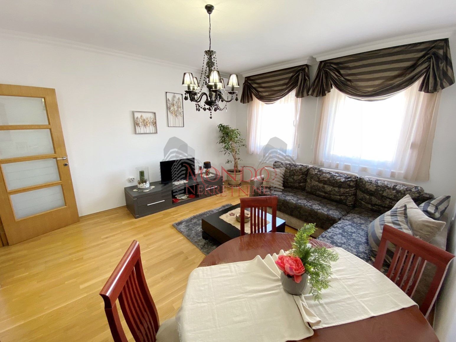 Jednoiposoban nov stan kod Filozofskog fakulteta, novogradnja,parking!