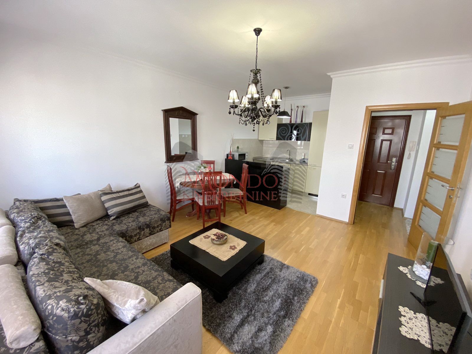 Jednoiposoban nov stan kod Filozofskog fakulteta, novogradnja,parking!