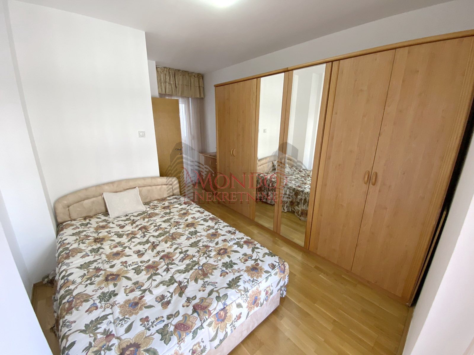 Jednoiposoban nov stan kod Filozofskog fakulteta, novogradnja,parking!