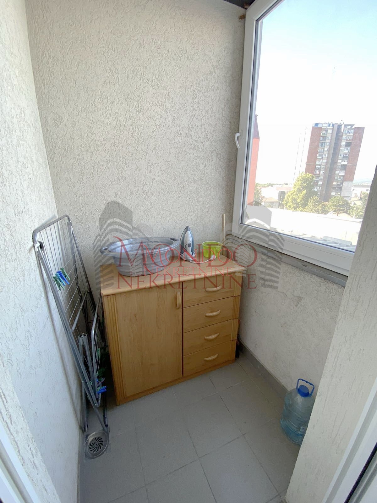 Jednoiposoban nov stan kod Filozofskog fakulteta, novogradnja,parking!