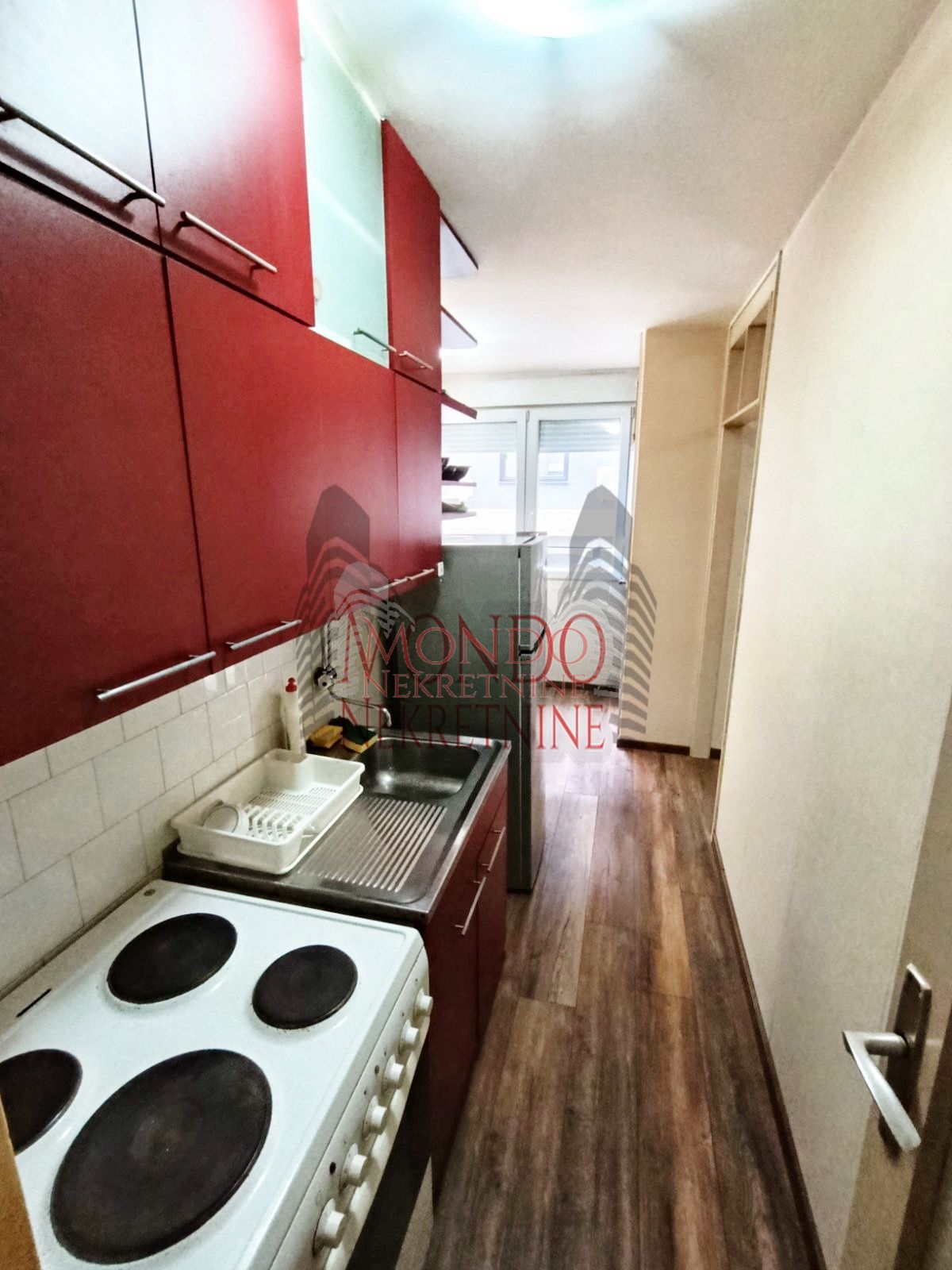 Jednosoban stan kod Pravnog fakulteta