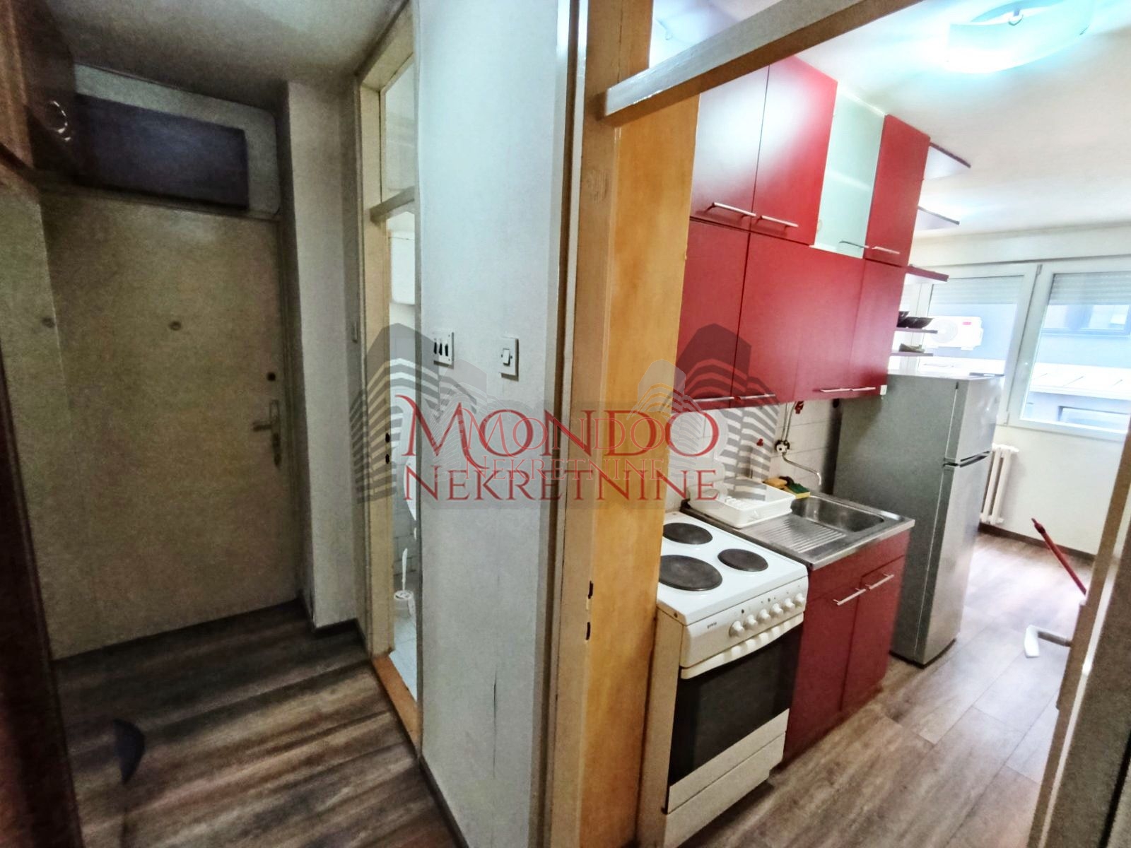 Jednosoban stan kod Pravnog fakulteta