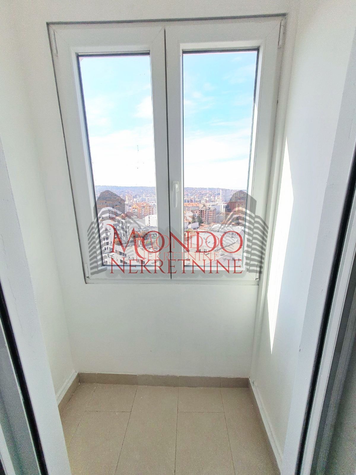 Dvosoban stan kod Doma zdravlja