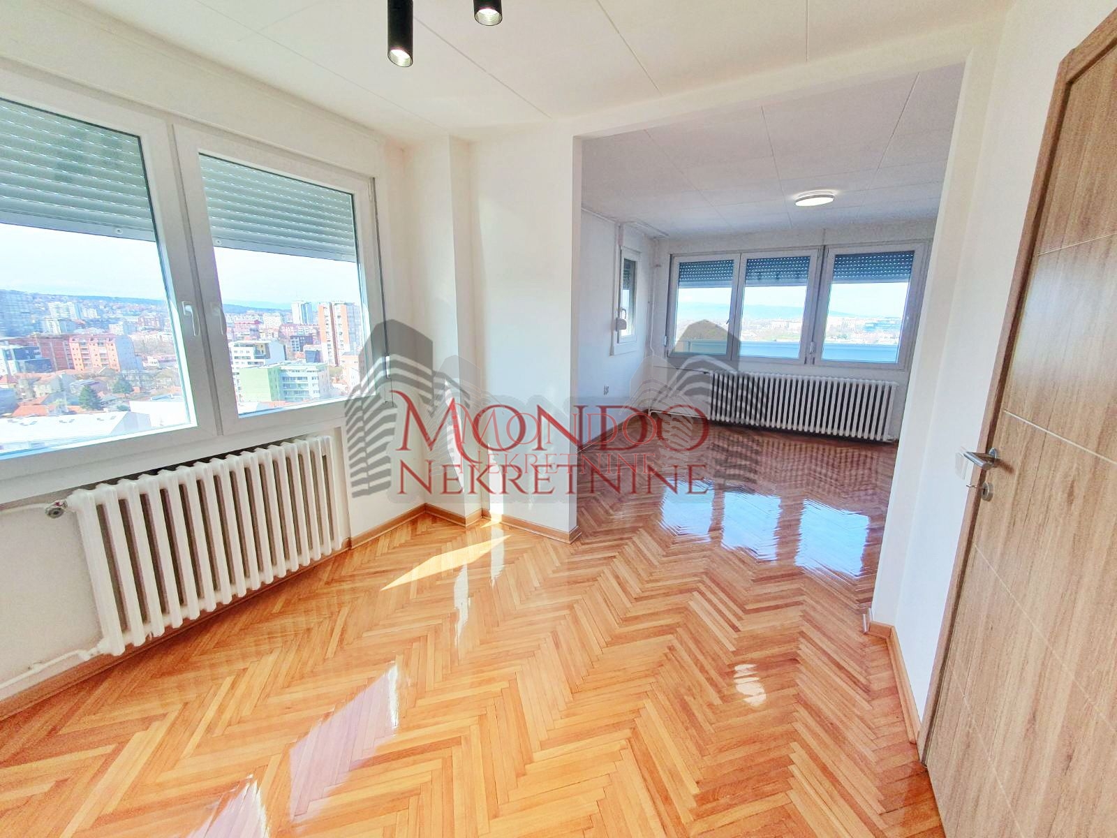 Dvosoban stan kod Doma zdravlja