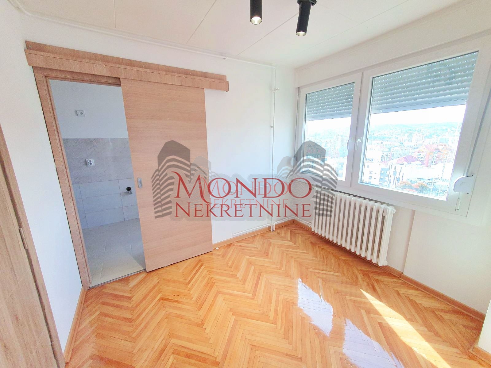 Dvosoban stan kod Doma zdravlja