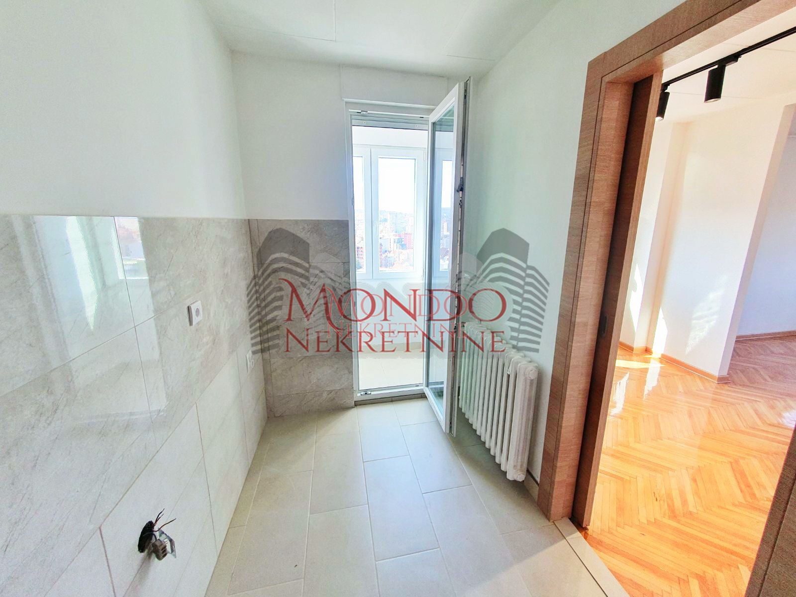 Dvosoban stan kod Doma zdravlja