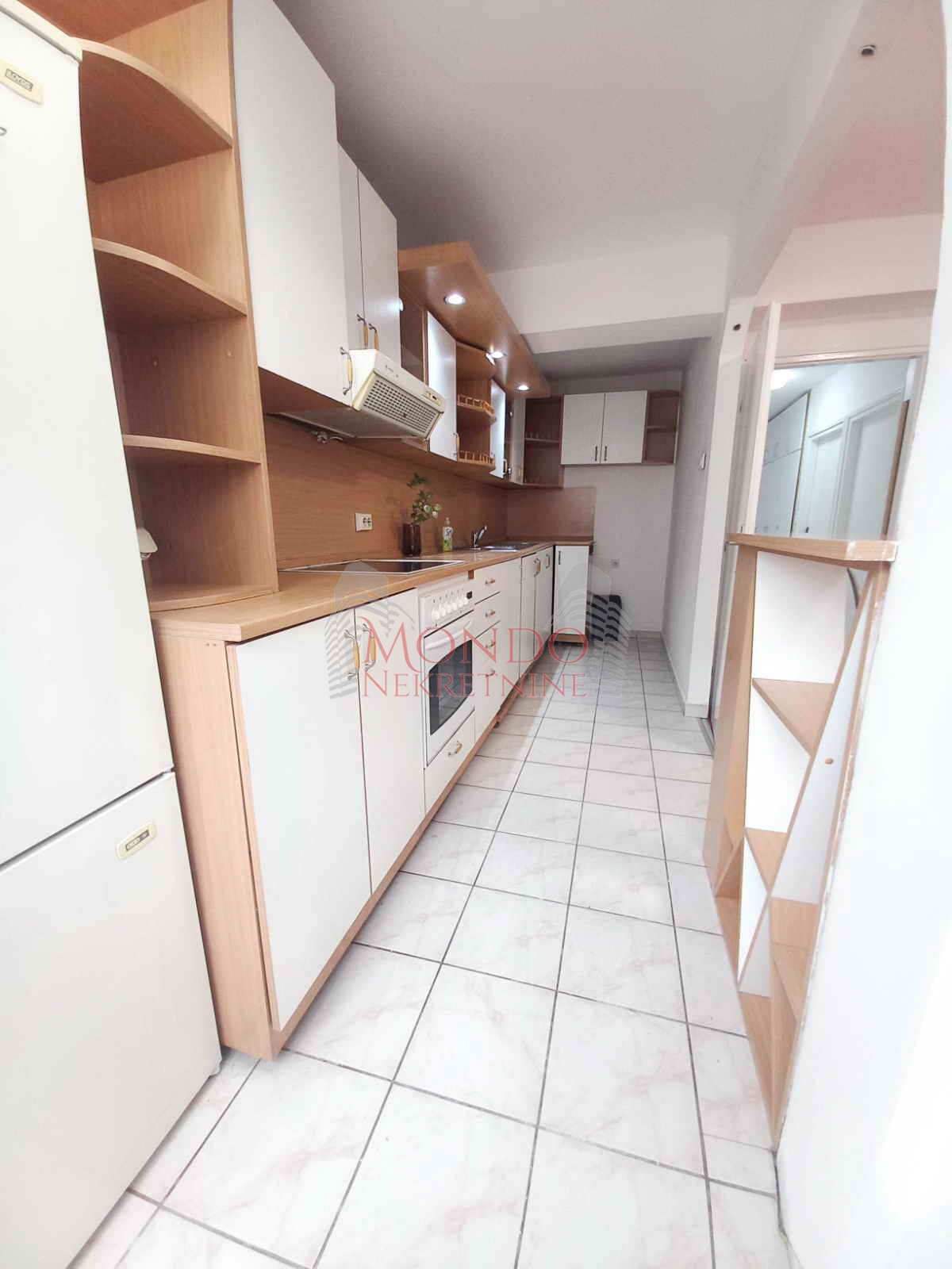 Dvoiposoban stan kod Gradske bolnice, cg, 2 sprat, Niš