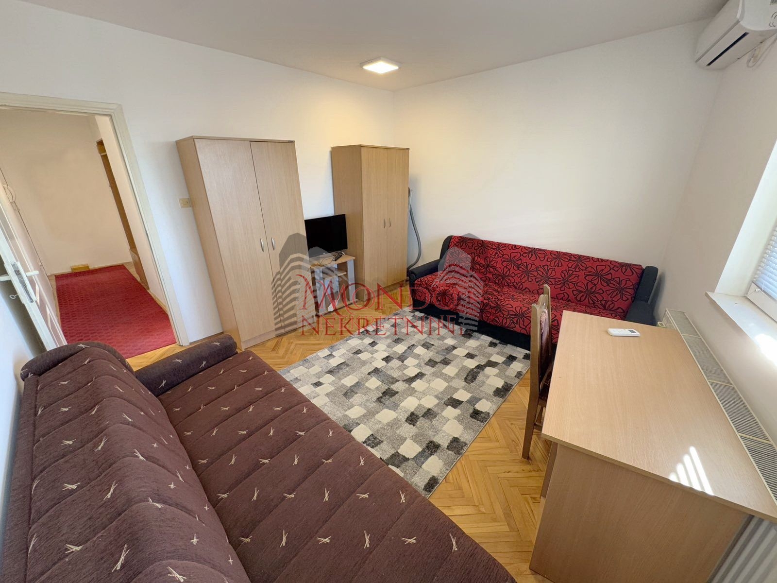 Jednosoban stan centru grada na Margeru preko puta Saborne crkve