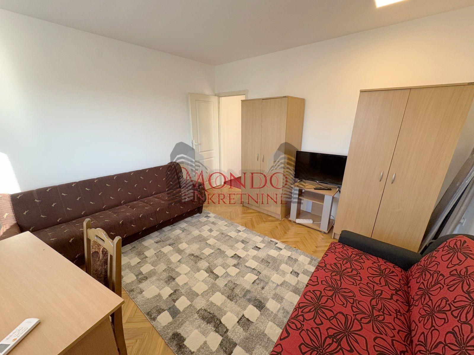 Jednosoban stan centru grada na Margeru preko puta Saborne crkve