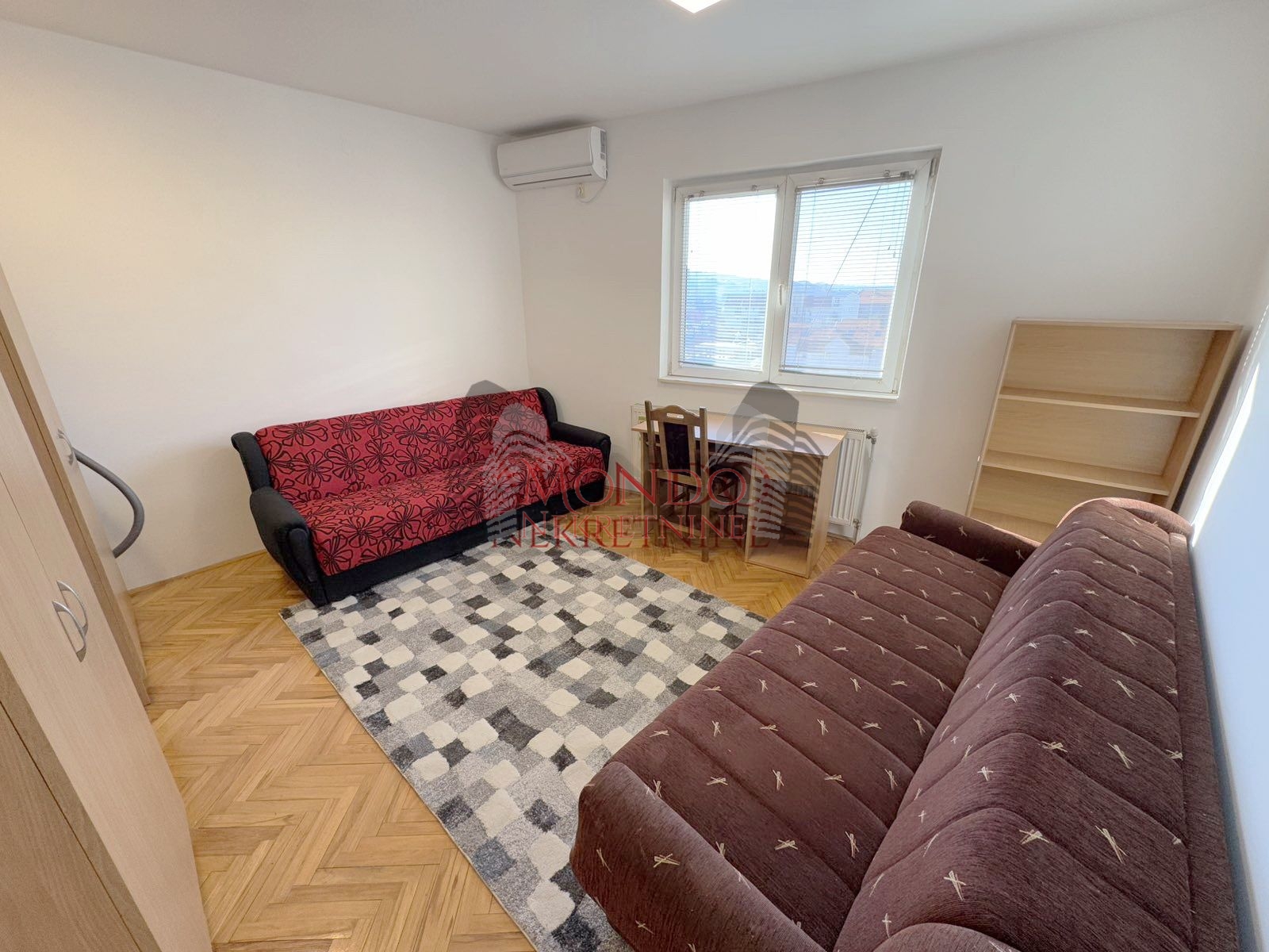 Jednosoban stan centru grada na Margeru preko puta Saborne crkve