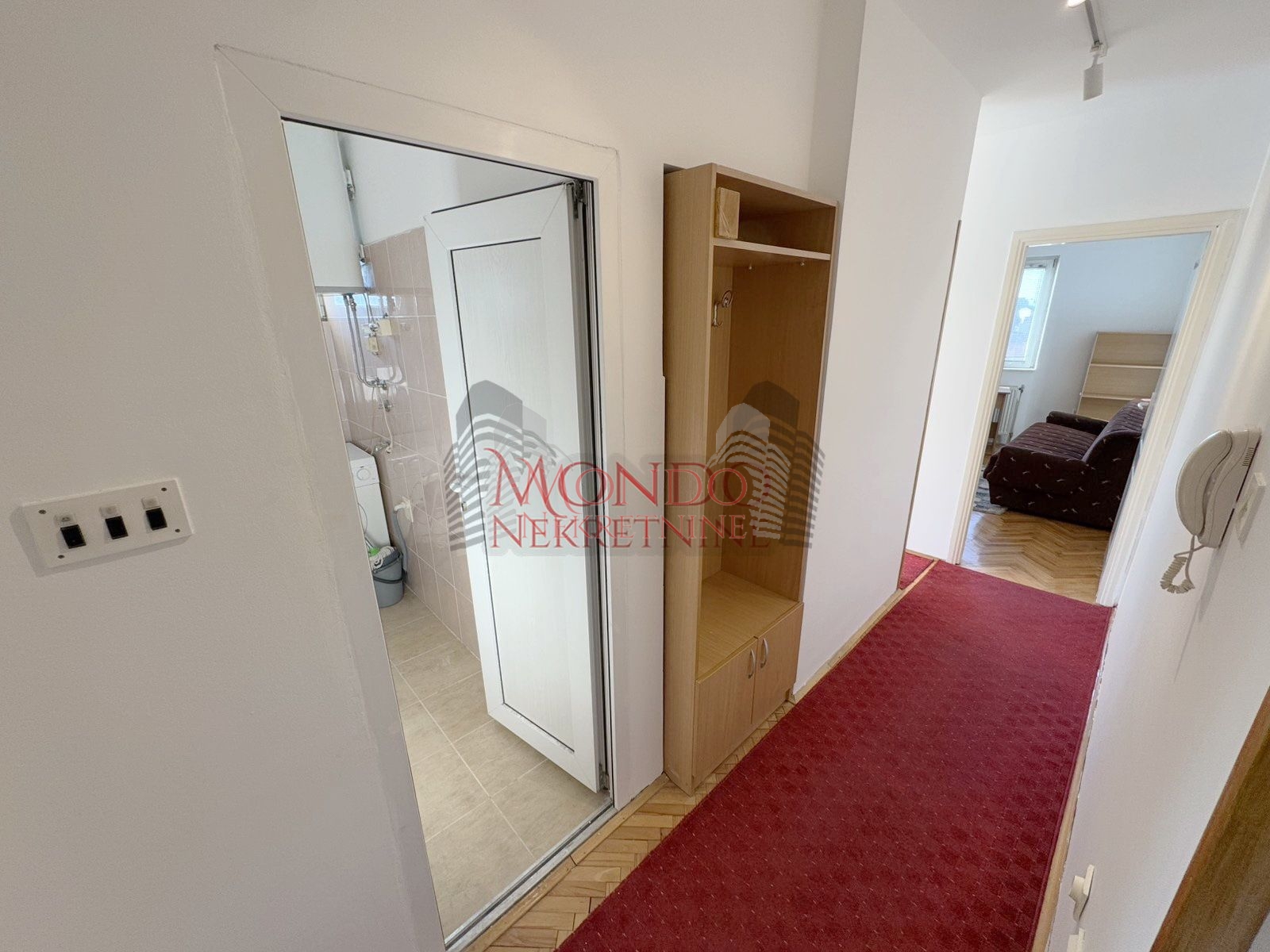 Jednosoban stan centru grada na Margeru preko puta Saborne crkve