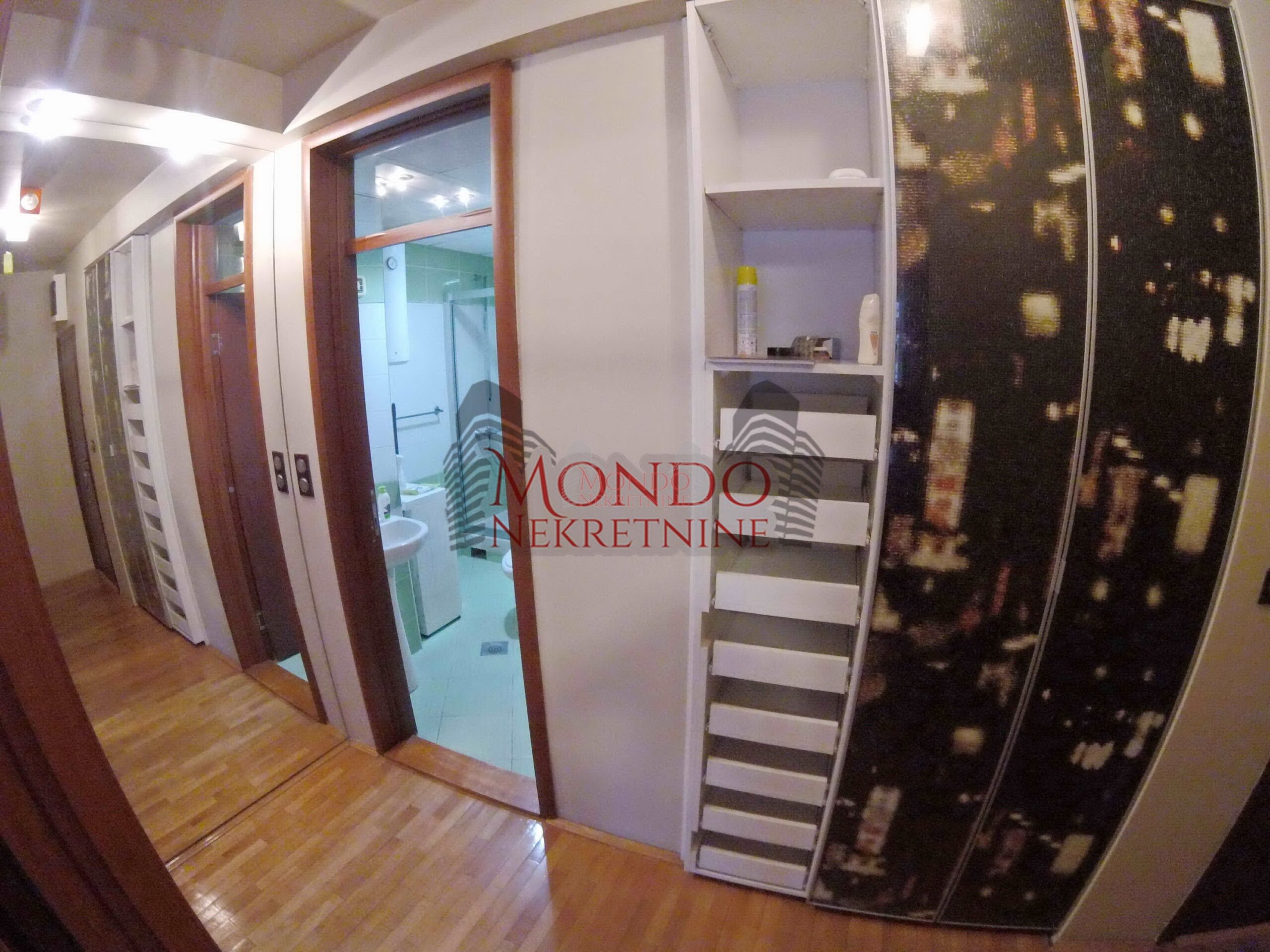 Jednoiposoban stan u novoj zgradi kod Caira