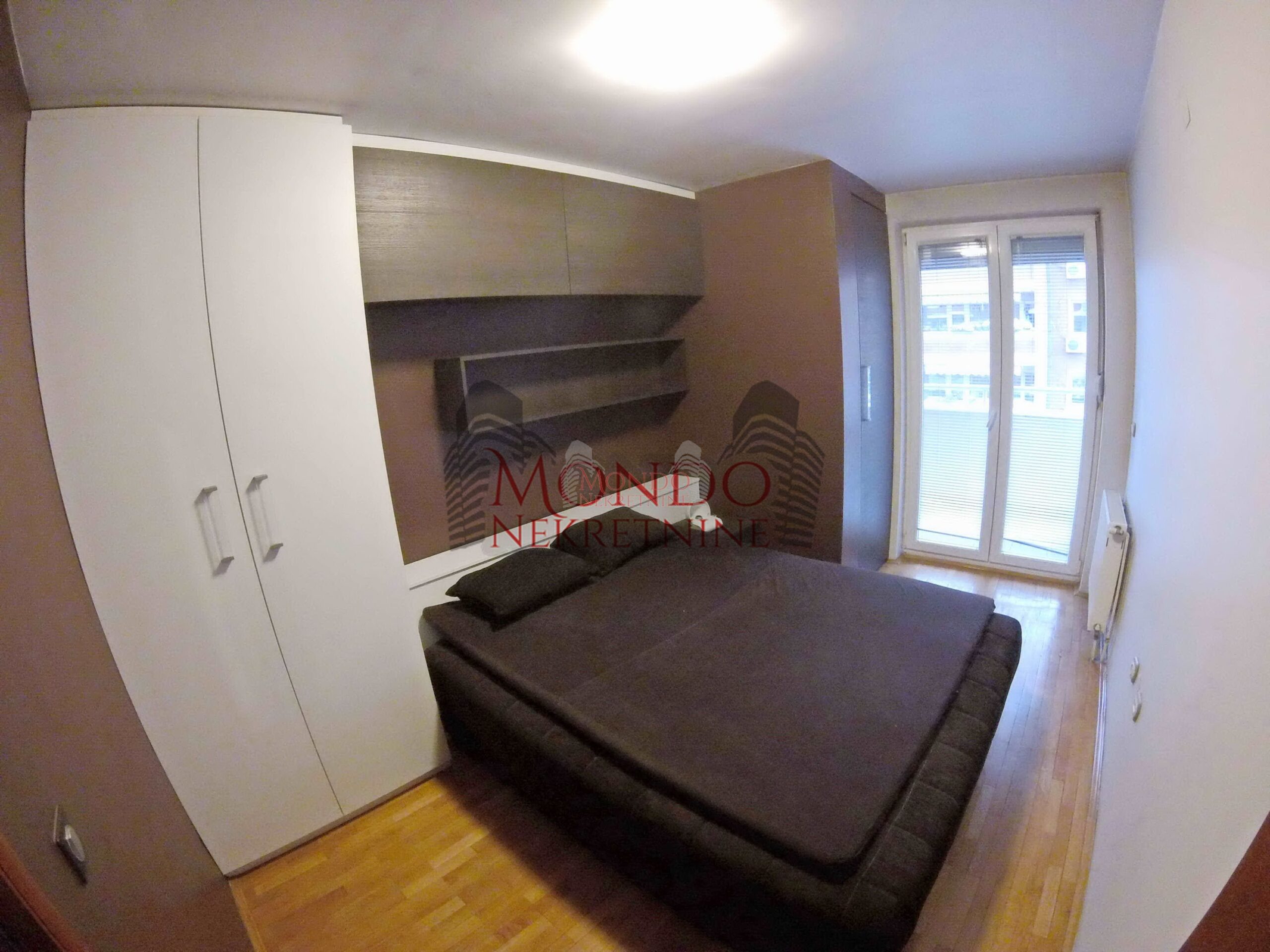 Jednoiposoban stan u novoj zgradi kod Caira