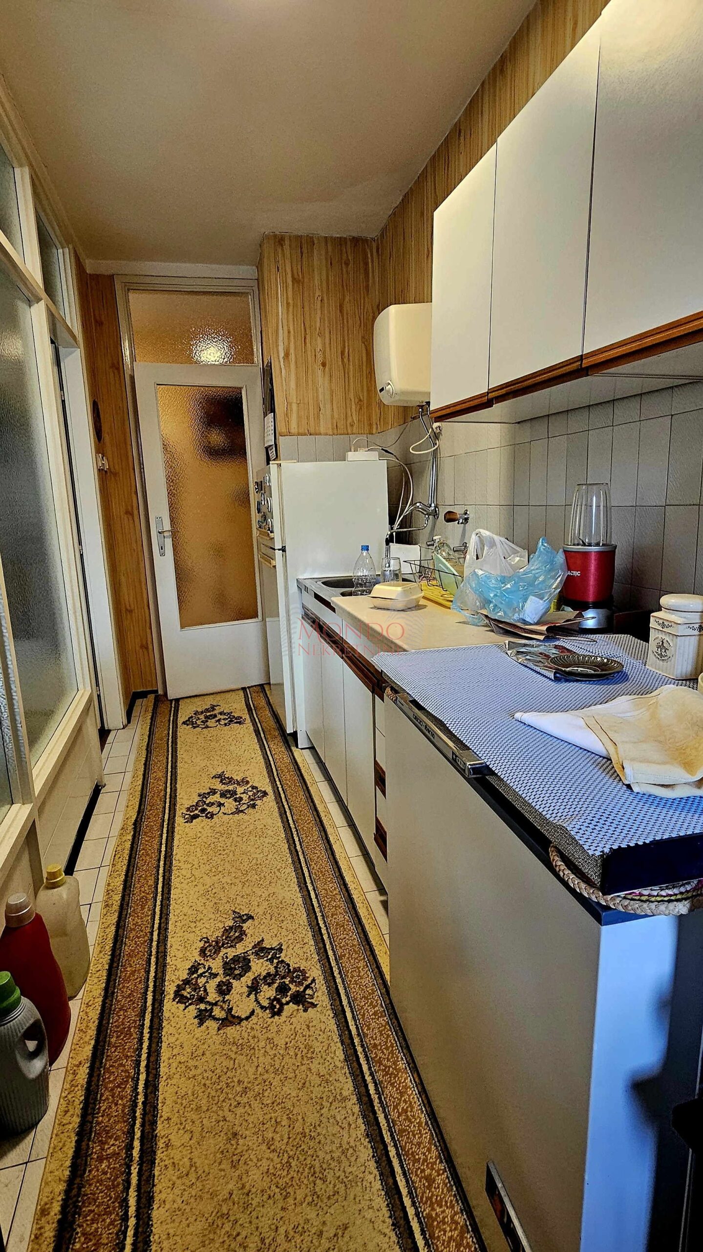 Odličan trosoban stan, 85 m2, IV sprat