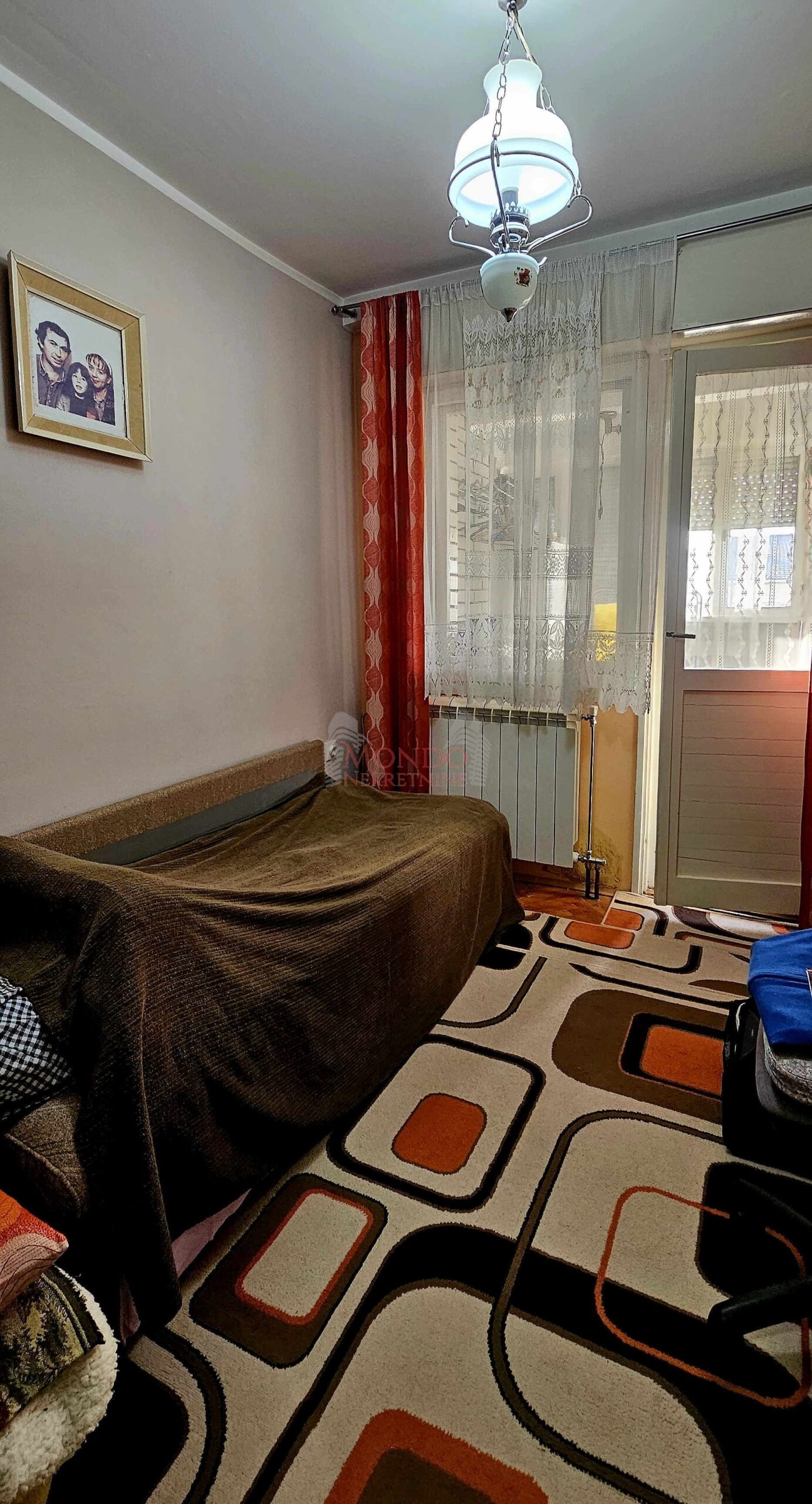 Odličan trosoban stan, 85 m2, IV sprat