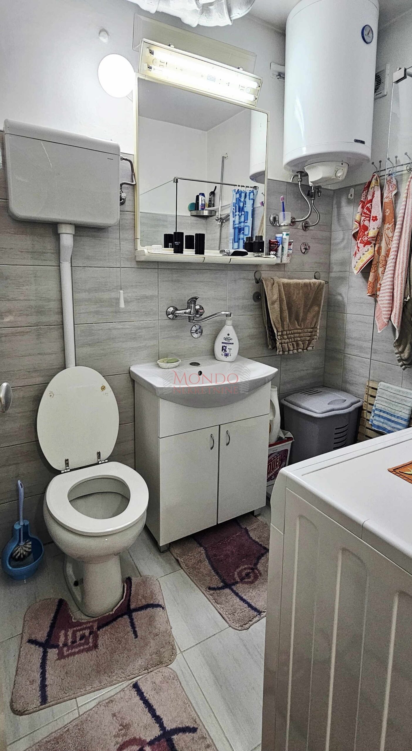 Odličan trosoban stan, 85 m2, IV sprat