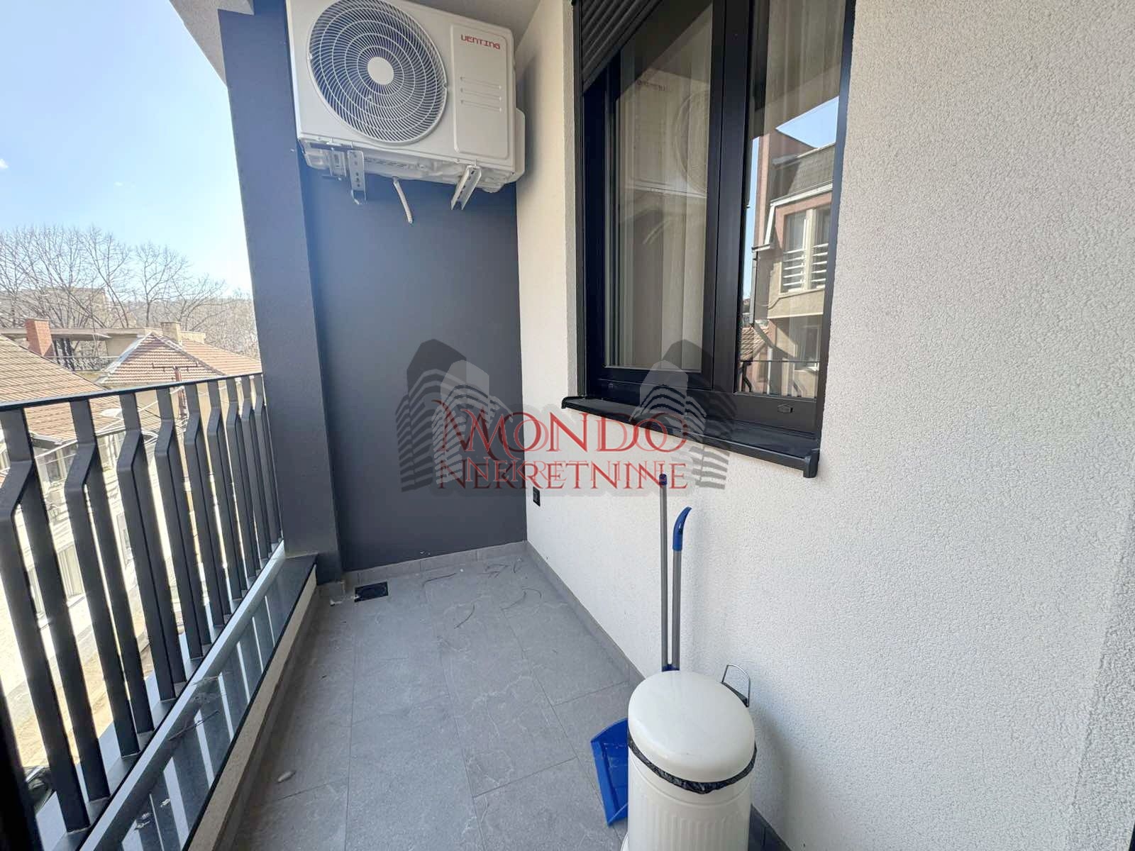 Jednoiposoban nov stan u centru grada kod Saborne crkve