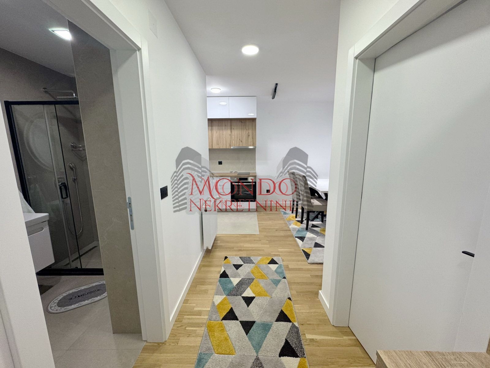 Jednoiposoban nov stan u centru grada kod Saborne crkve