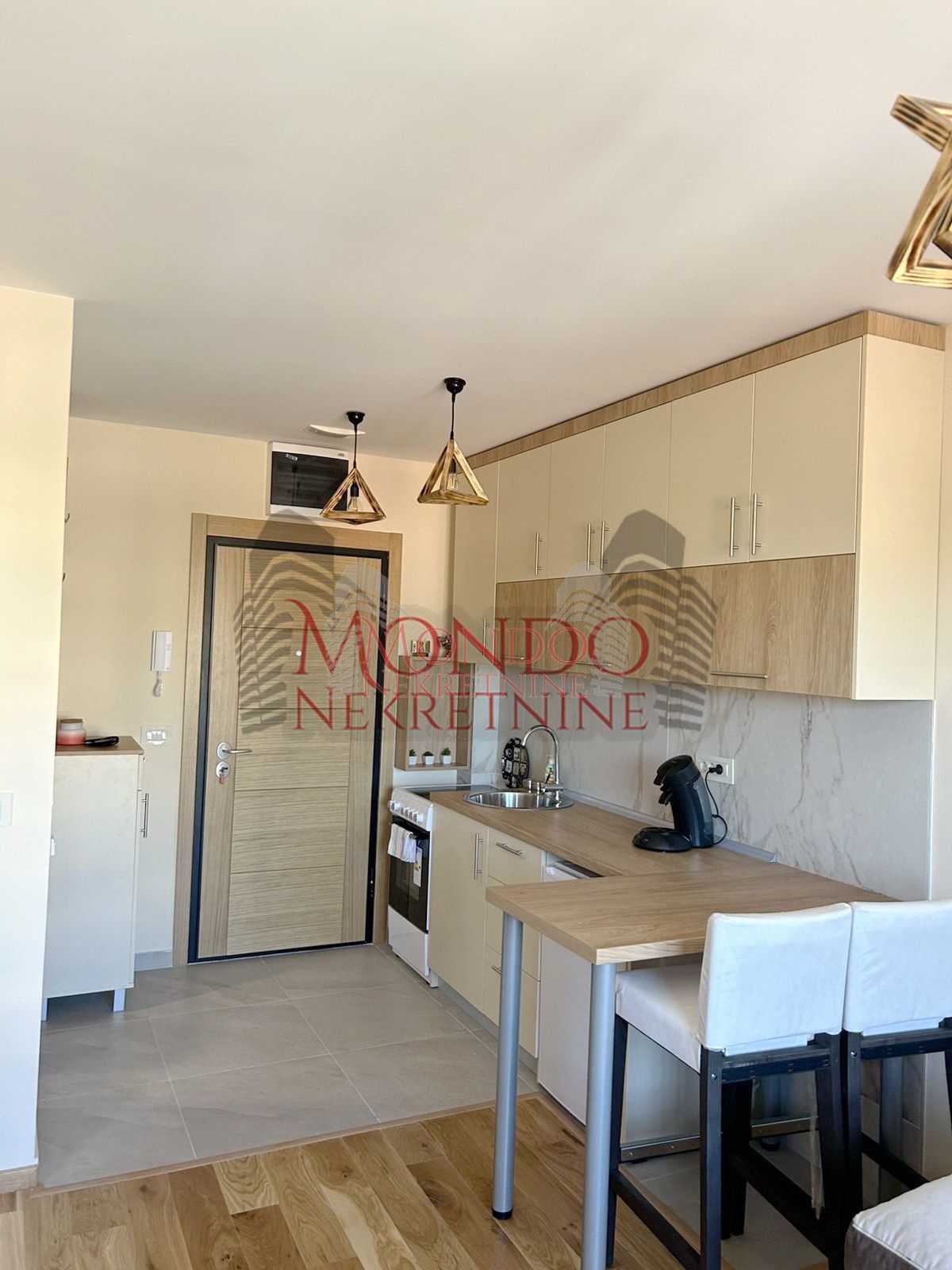 Jednoiposoban stan na Zlatiboru u centru, ul Krfska