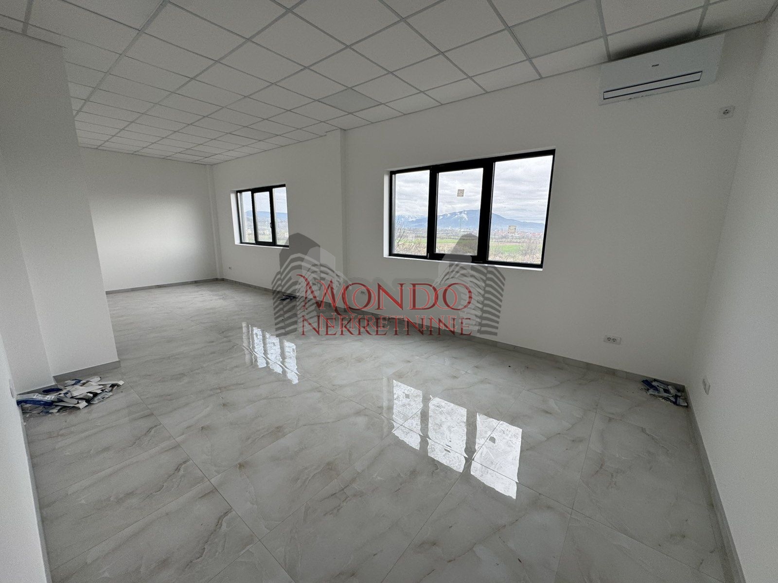 Nov kancelarisko-magacinski prostor u blizini naplatne rampe Istok