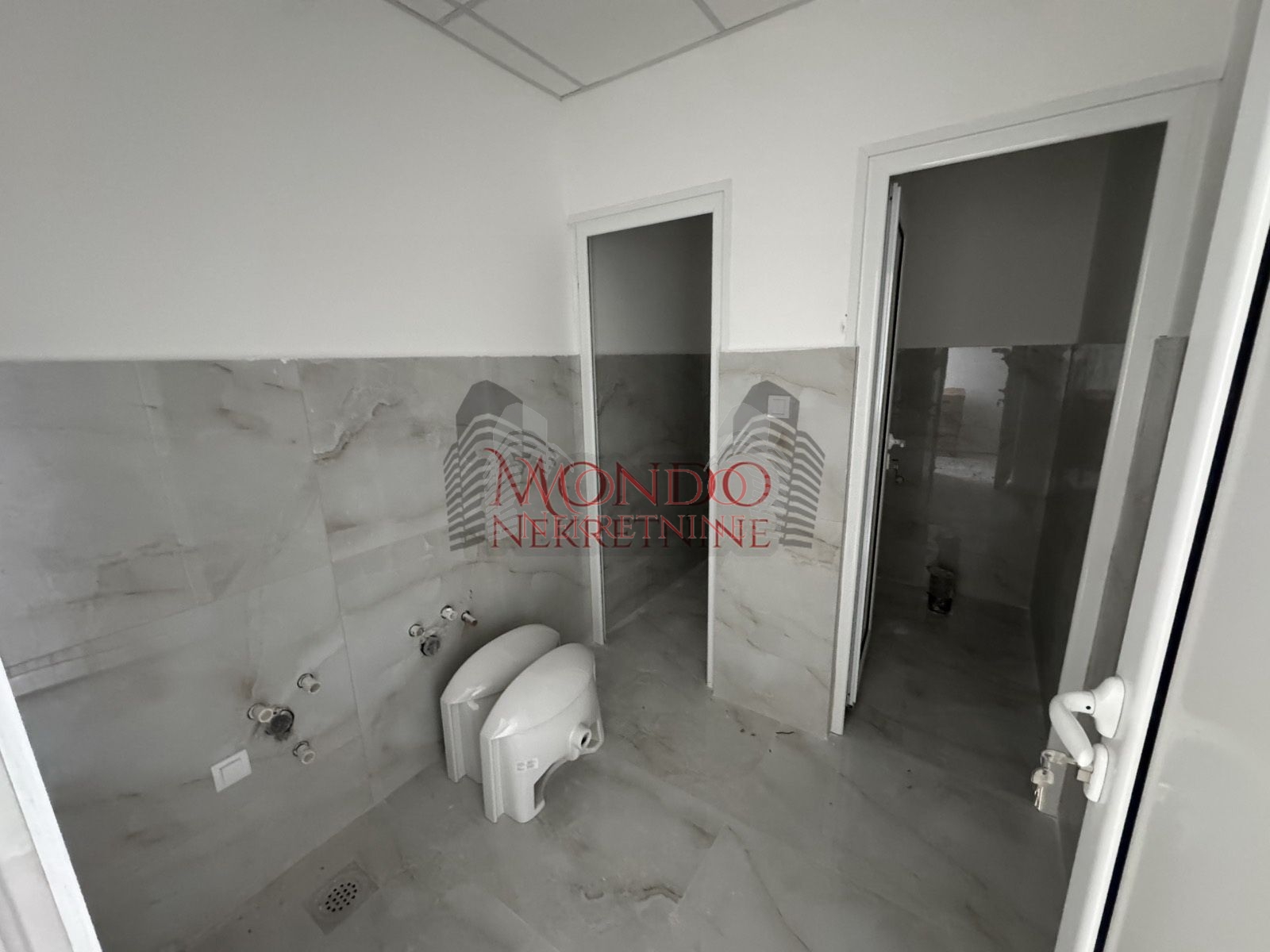 Nov kancelarisko-magacinski prostor u blizini naplatne rampe Istok