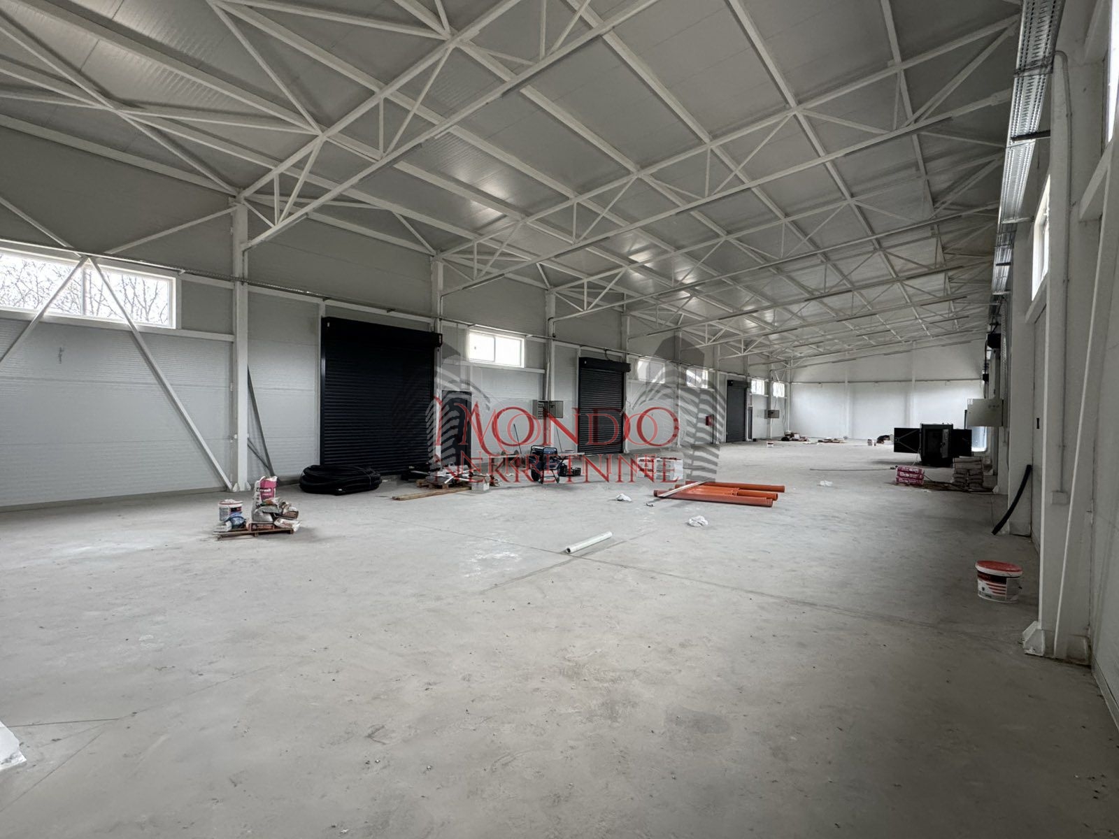 Nov kancelarisko-magacinski prostor u blizini naplatne rampe Istok