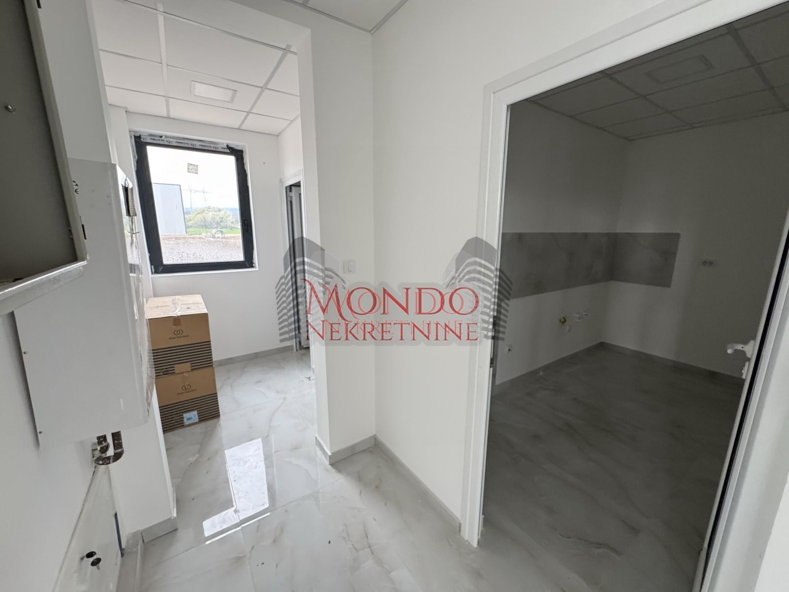 Nov kancelarisko-magacinski prostor u blizini naplatne rampe Istok