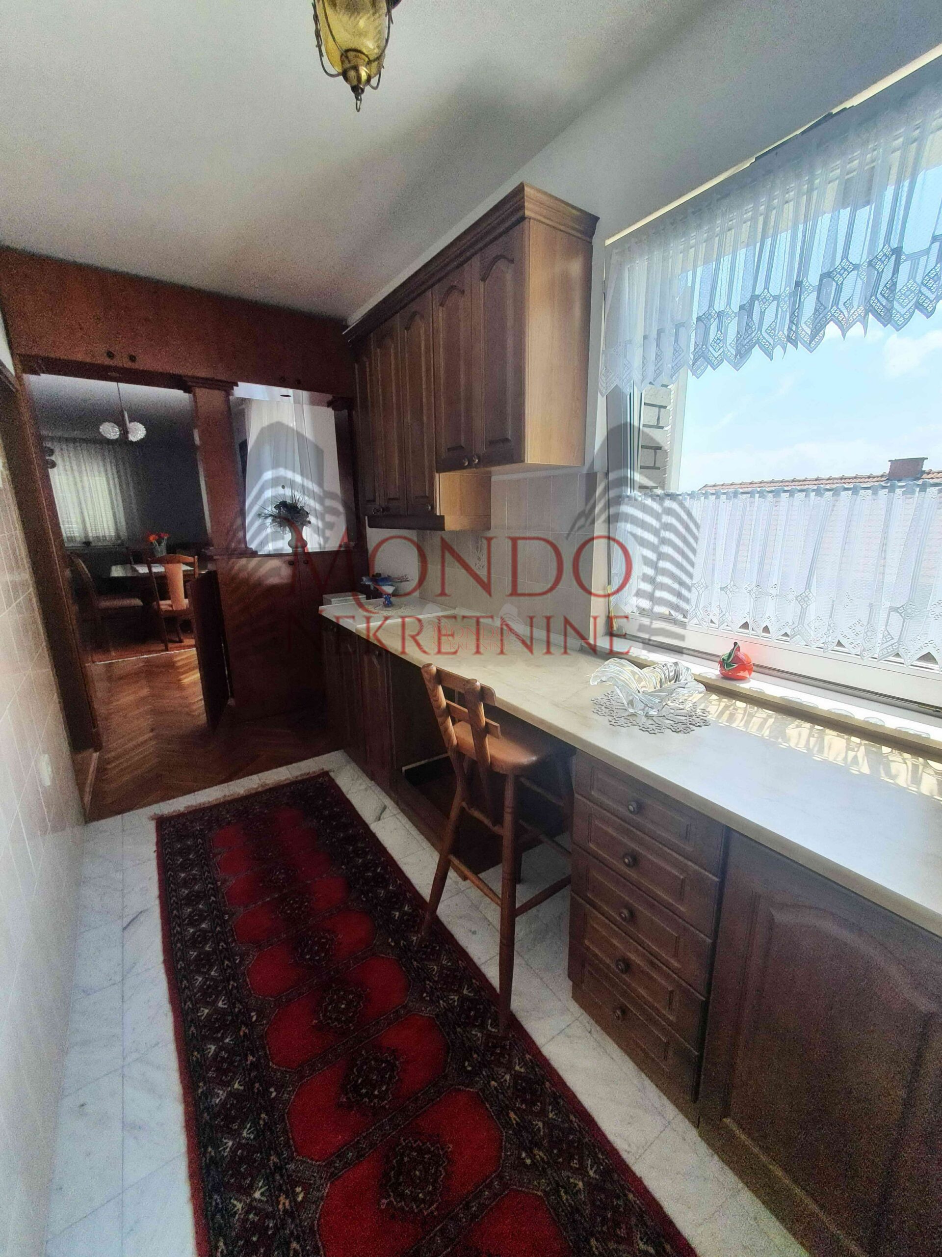 Prodaja kuće u okolini Niša, 450m2, plac 10 ari