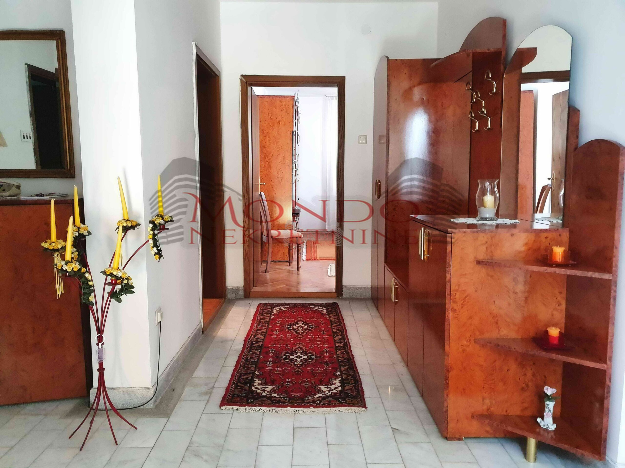 Prodaja kuće u okolini Niša, 450m2, plac 10 ari