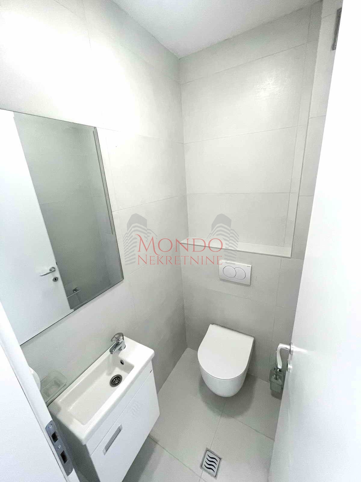 Lokal u samom centru, parking, cg, Niš