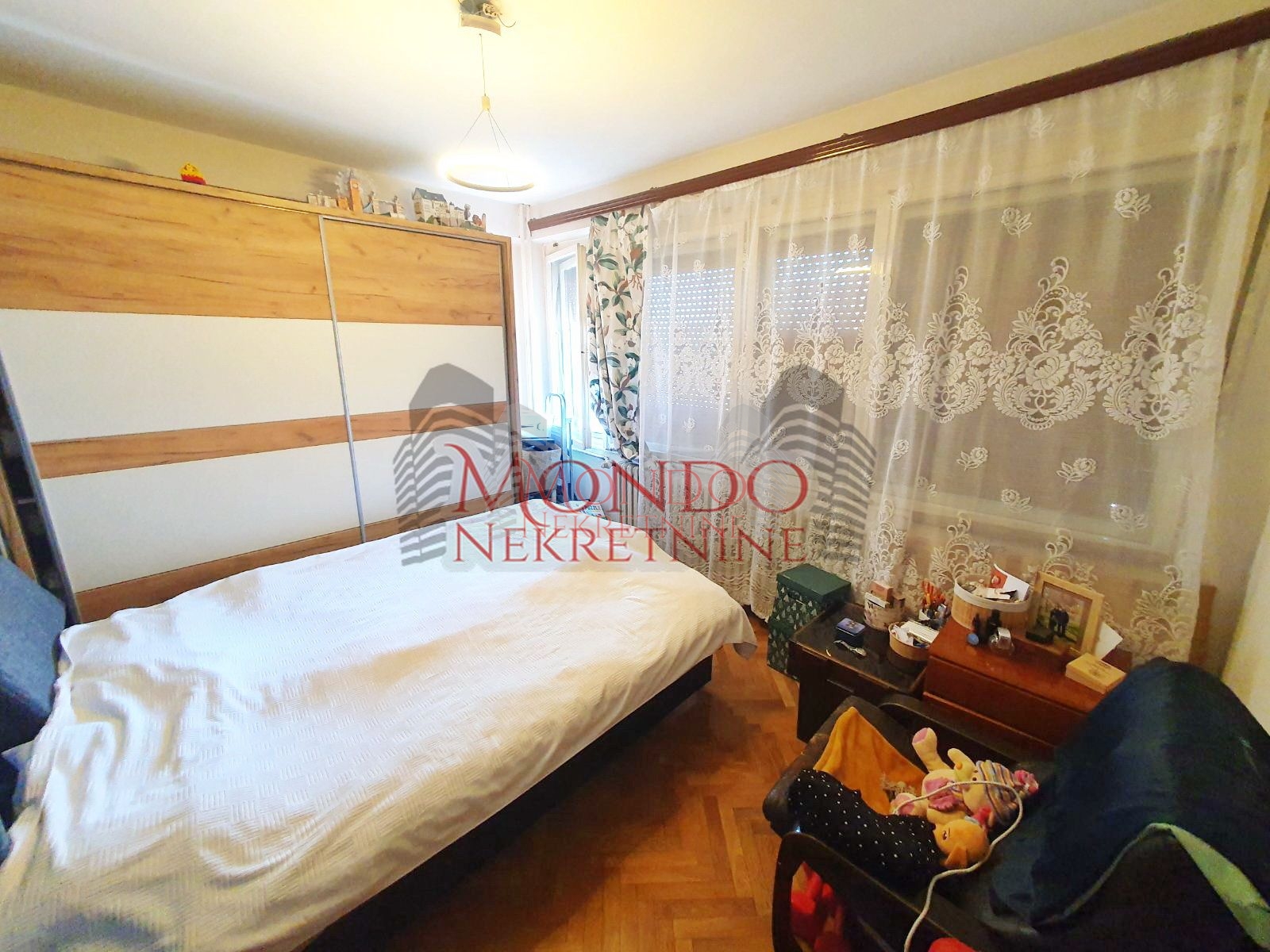 Trosoban stan u centru, cg, Niš