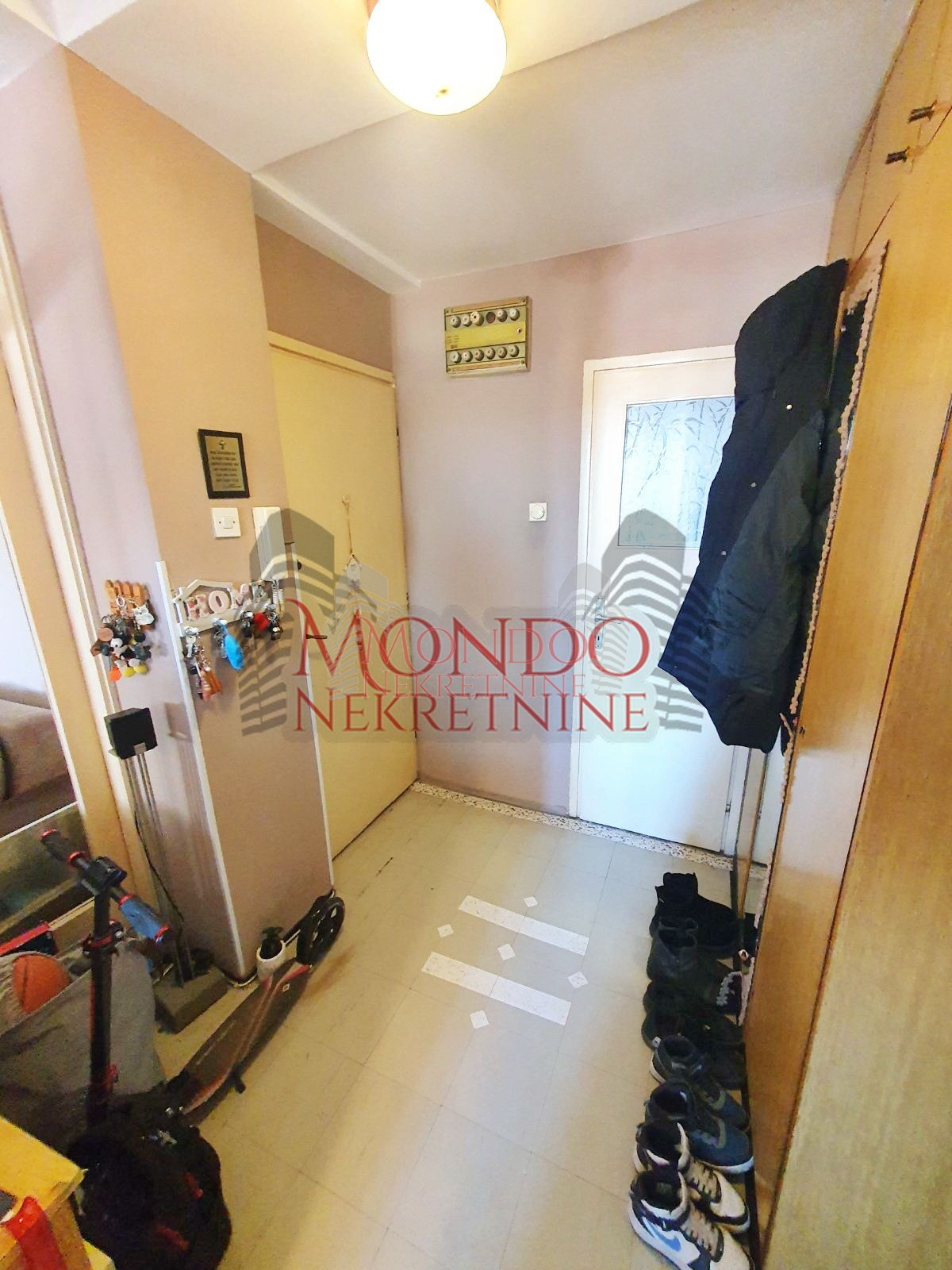 Trosoban stan u centru, cg, Niš