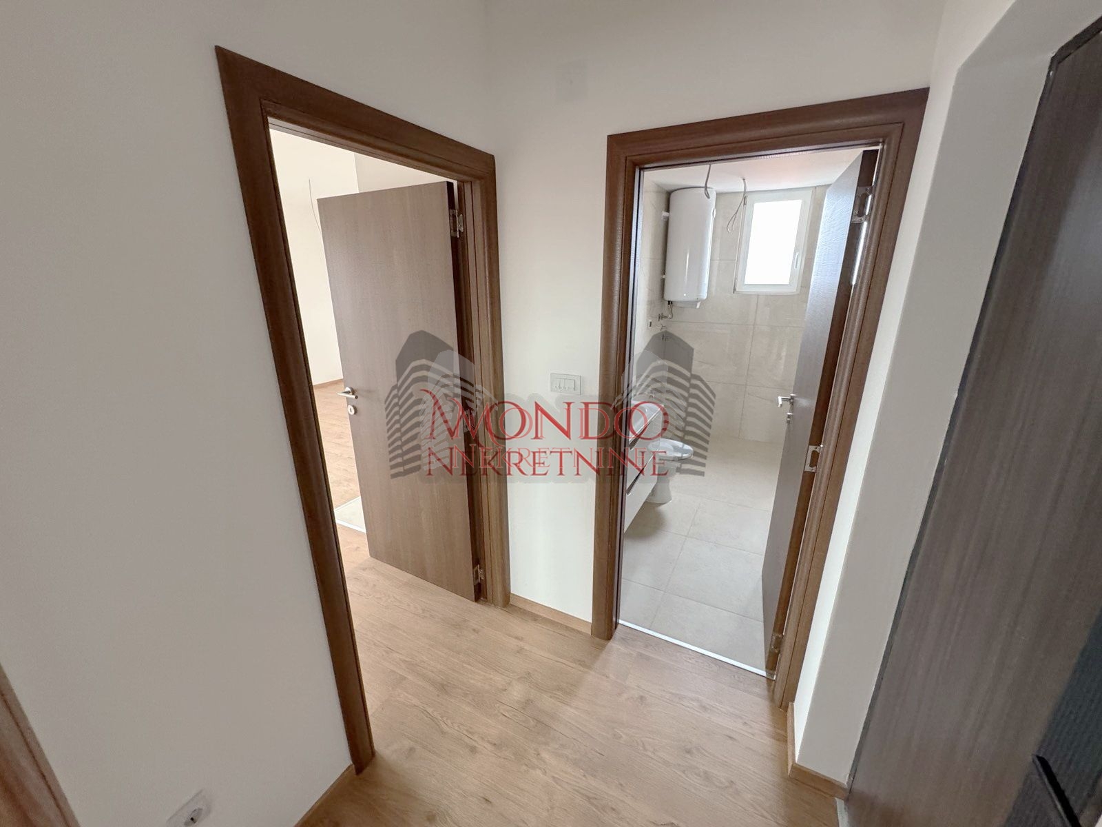 Nov dvoiposoban stan sa parking mestom na Bubnju, novogradnja