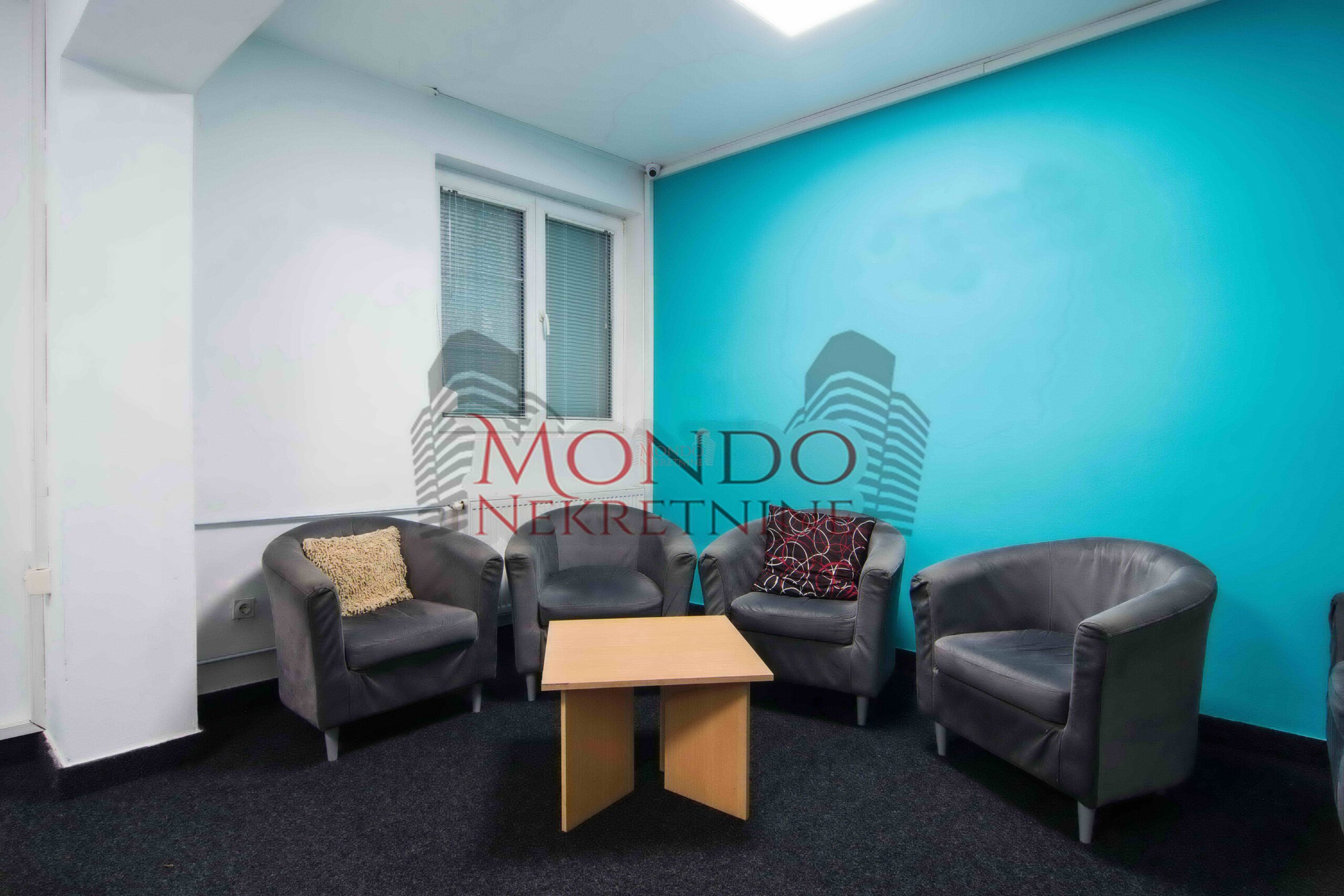 Izdaje se odlican kancelarijski poslovni prostor u centru grada kod Doma zdravlja!