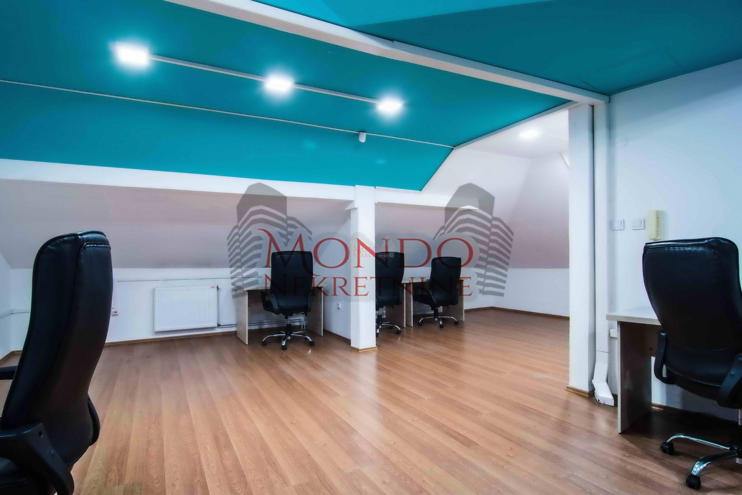 Izdaje se odlican kancelarijski poslovni prostor u centru grada kod Doma zdravlja!
