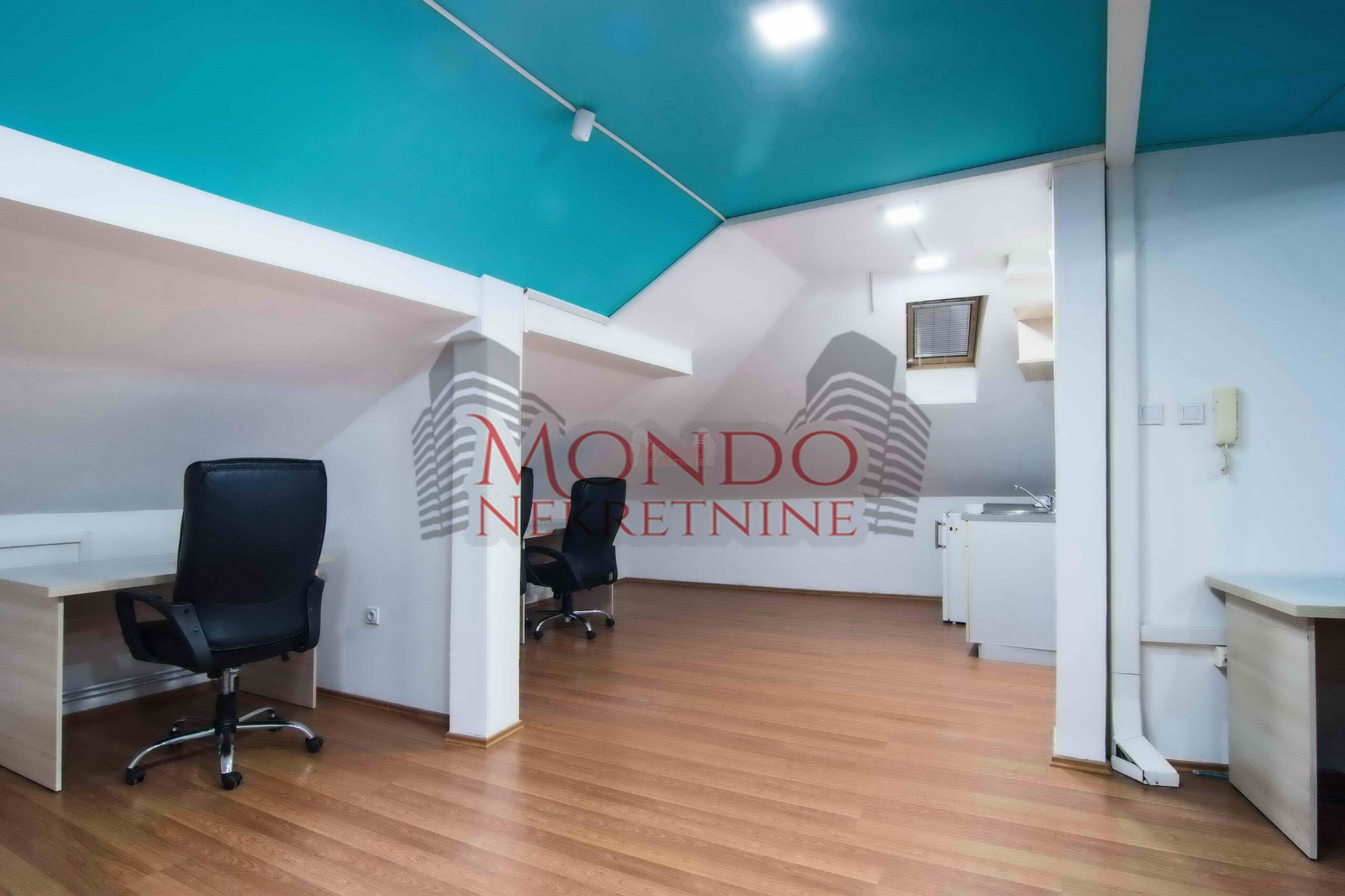 Izdaje se odlican kancelarijski poslovni prostor u centru grada kod Doma zdravlja!