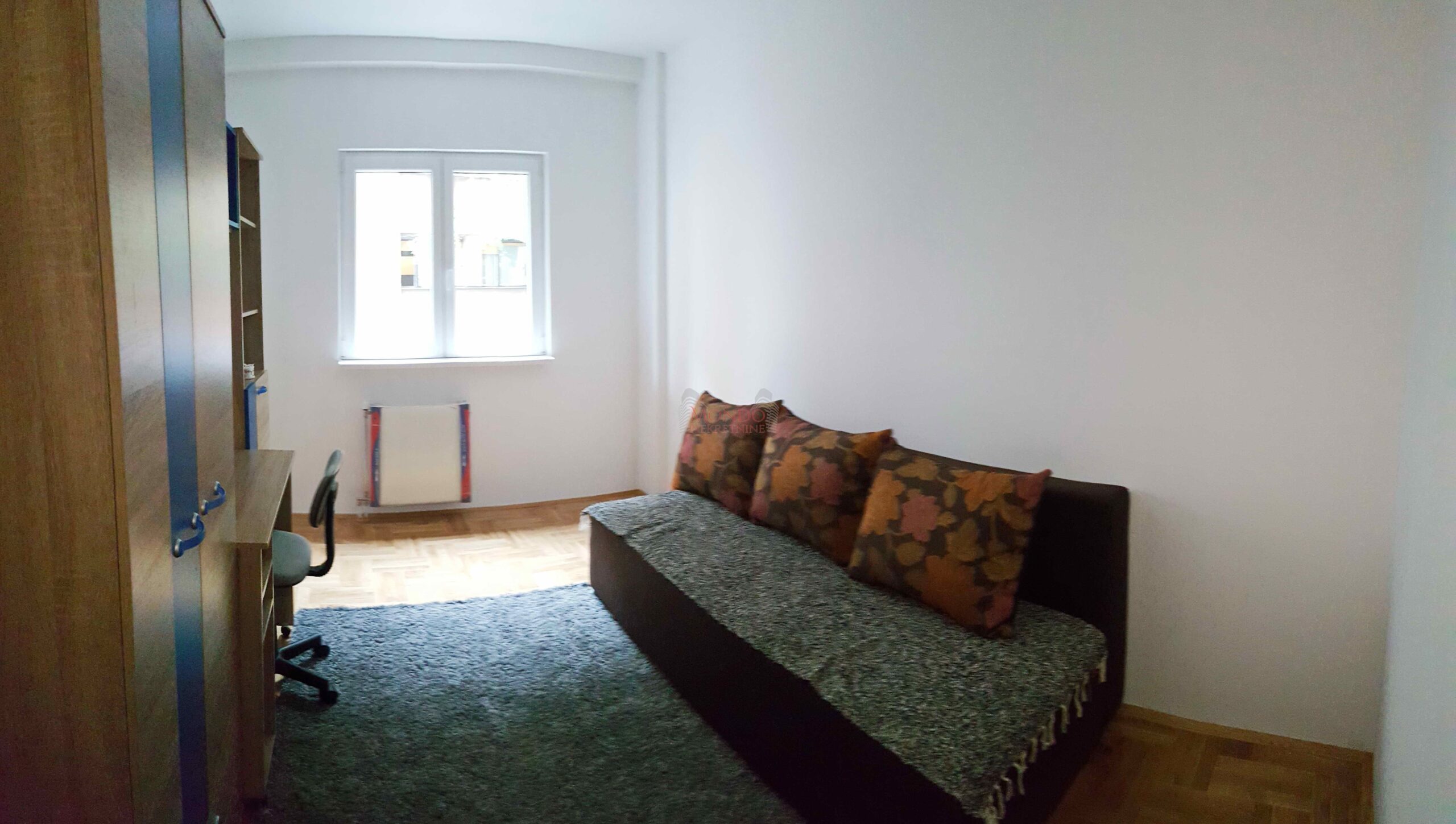 Izdaje se jednoiposoban stan u centru ul. Generala Milojka Lesjanina